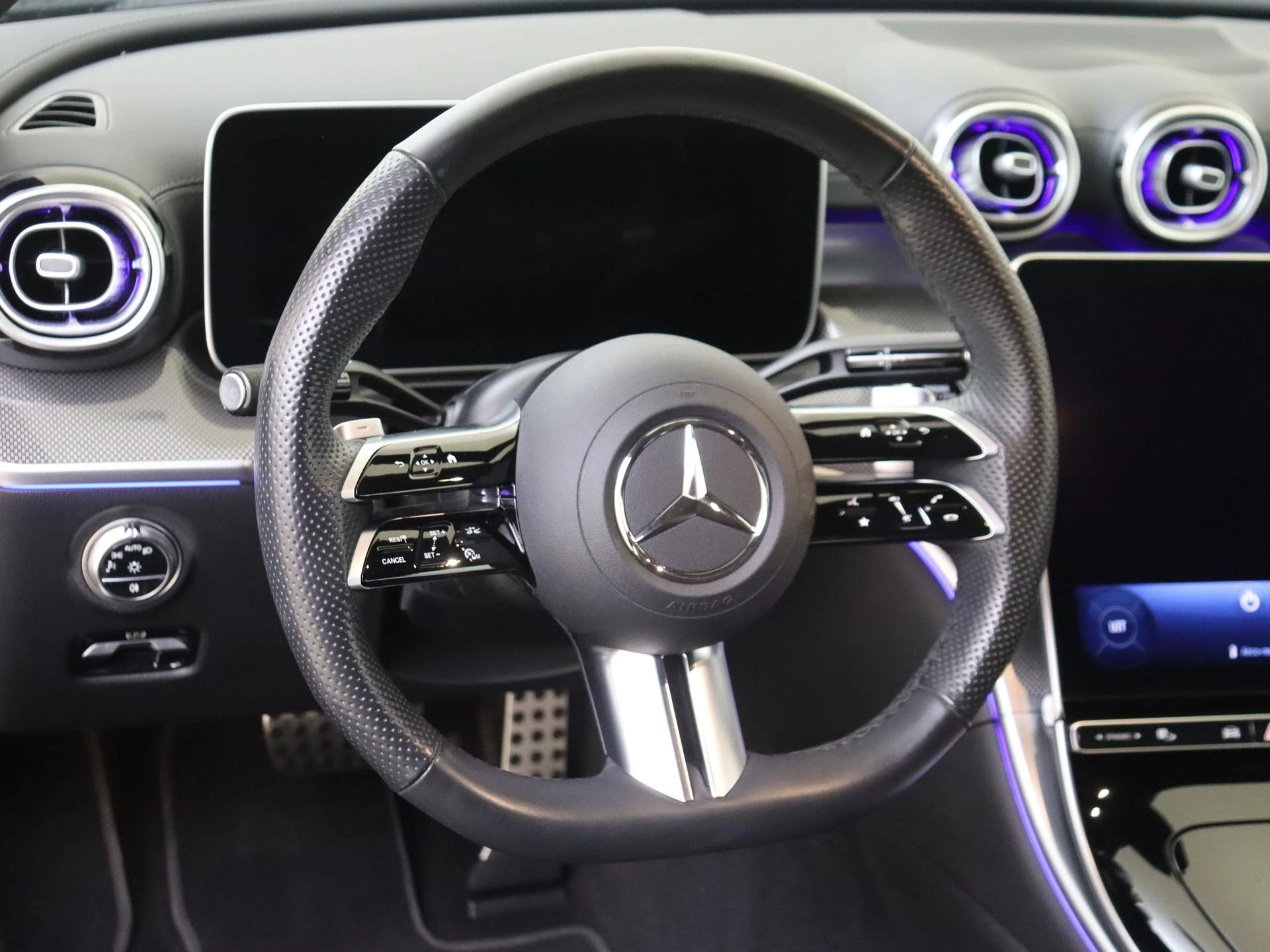 Mercedes-Benz-CLE-image-9