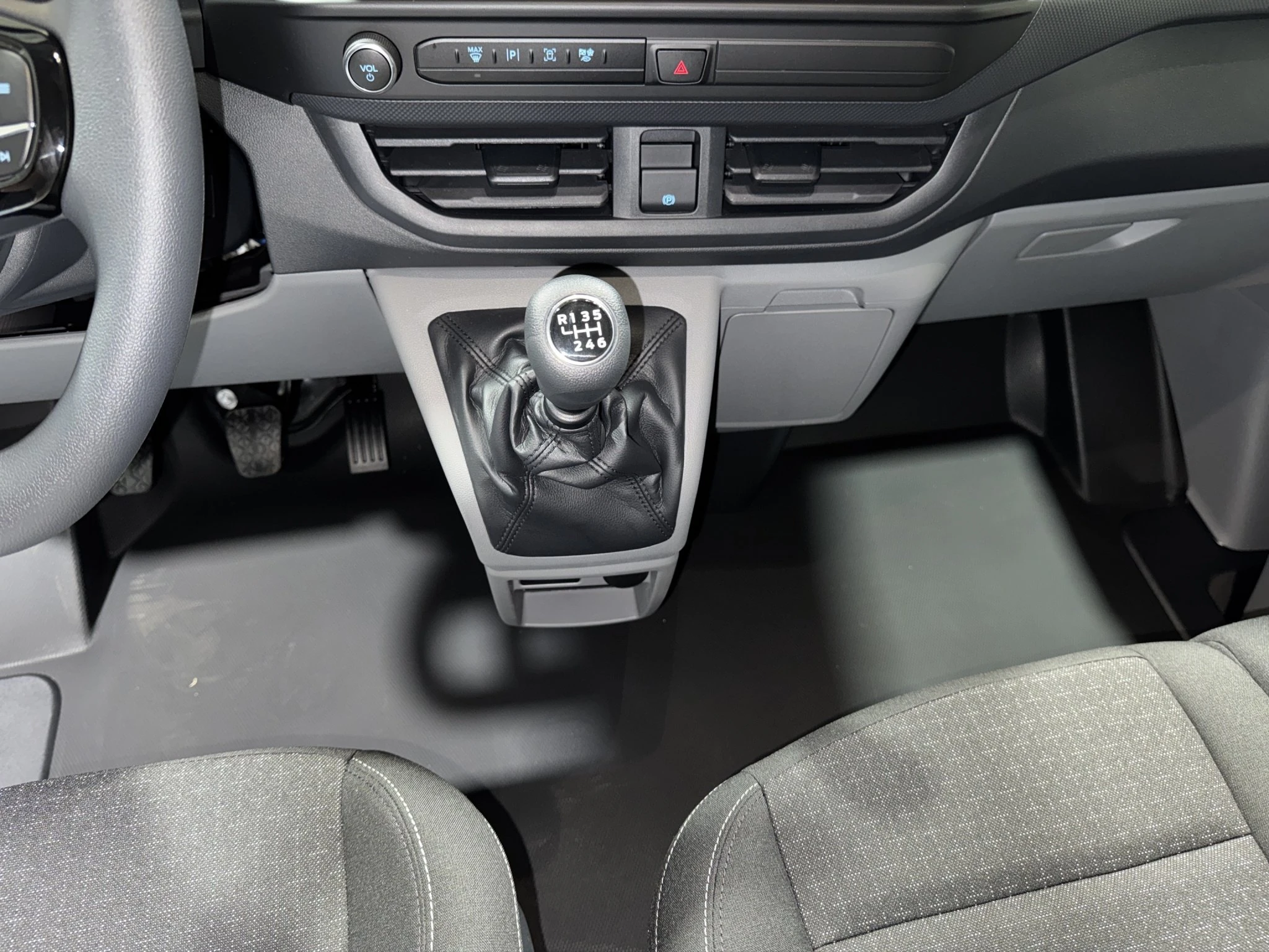 Ford-Transit Custom-image-12
