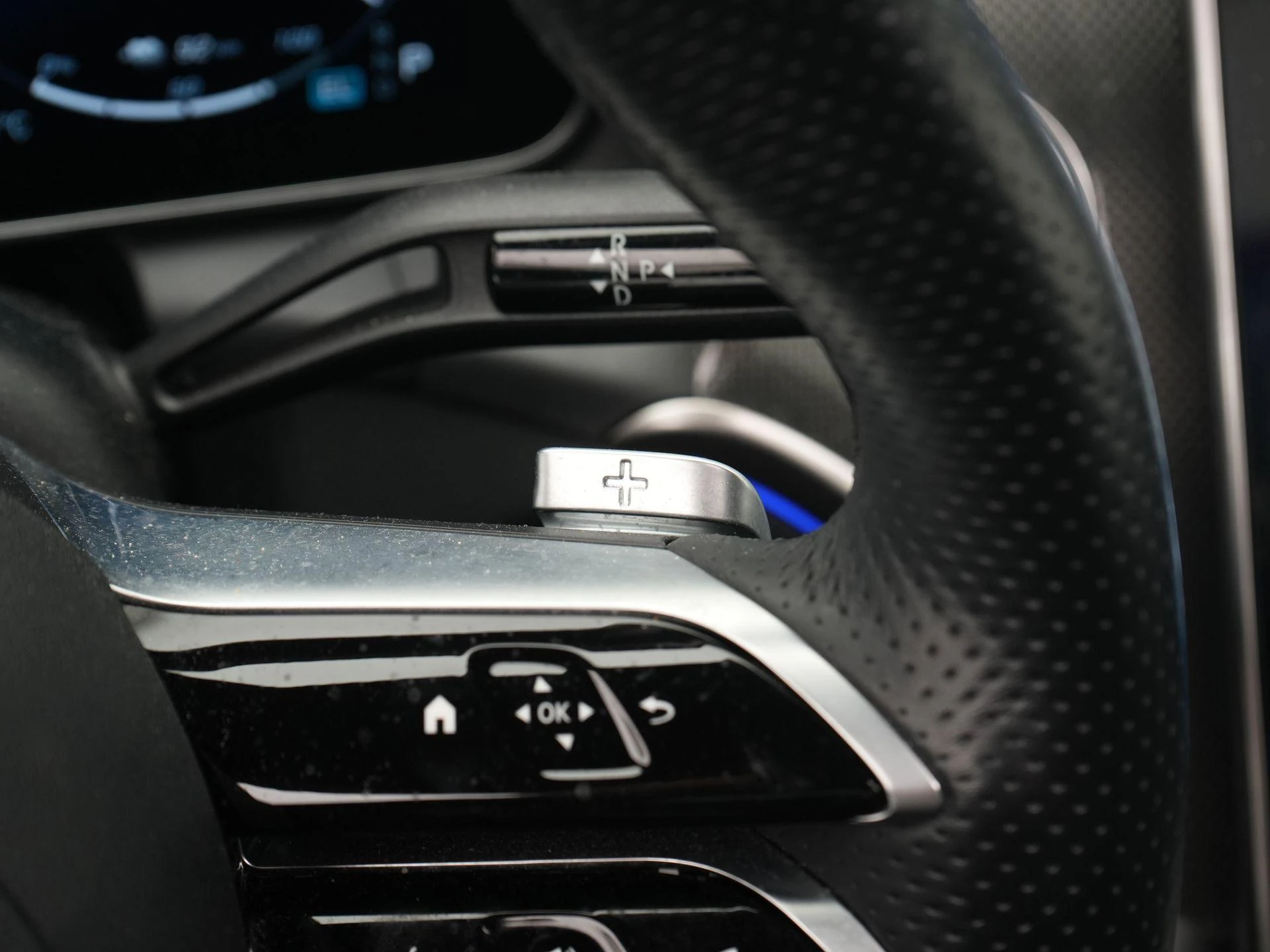 Mercedes-Benz-GLC-image-31