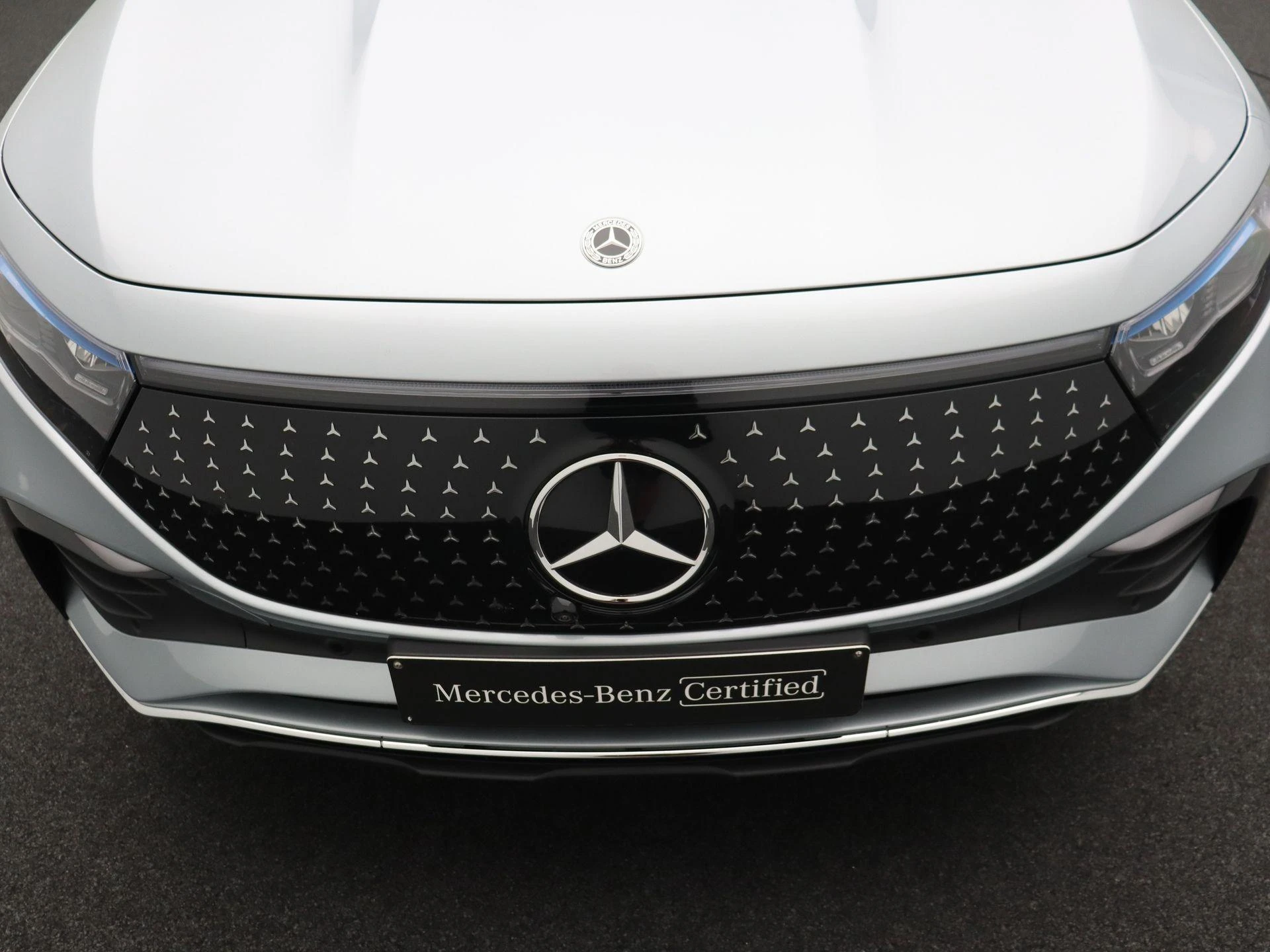 Mercedes-Benz-EQB-image-25