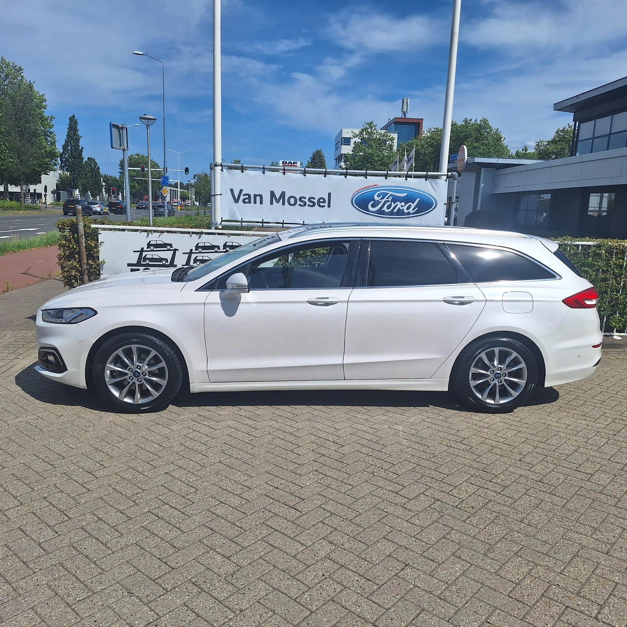 Ford Mondeo Wagon 2.0 IVCT HEV Titanium