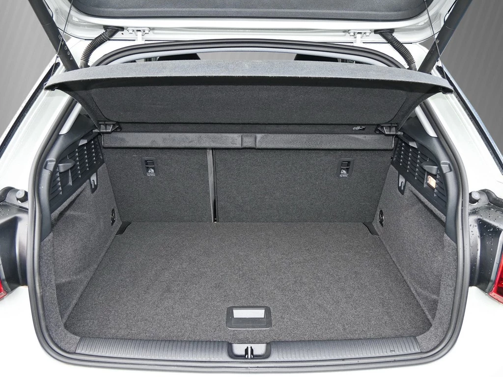 Audi Q2 30 TFSI advanced *AHK*ACC*NAVI*KAMERA*