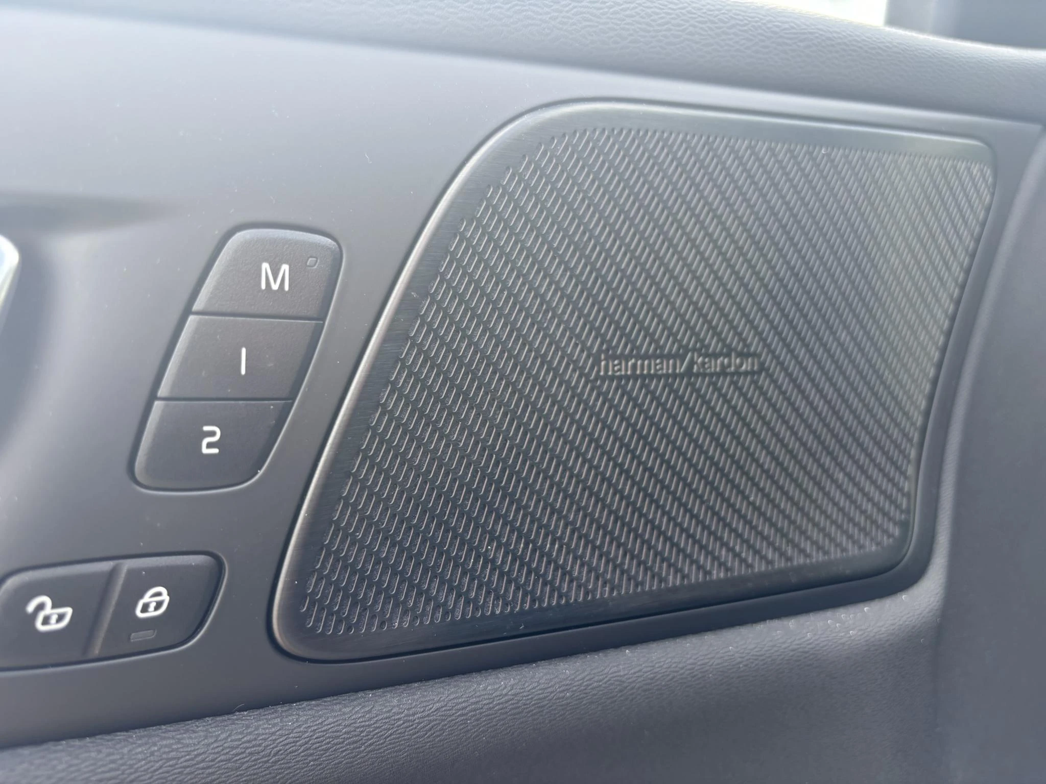 Volvo-S60-image-9