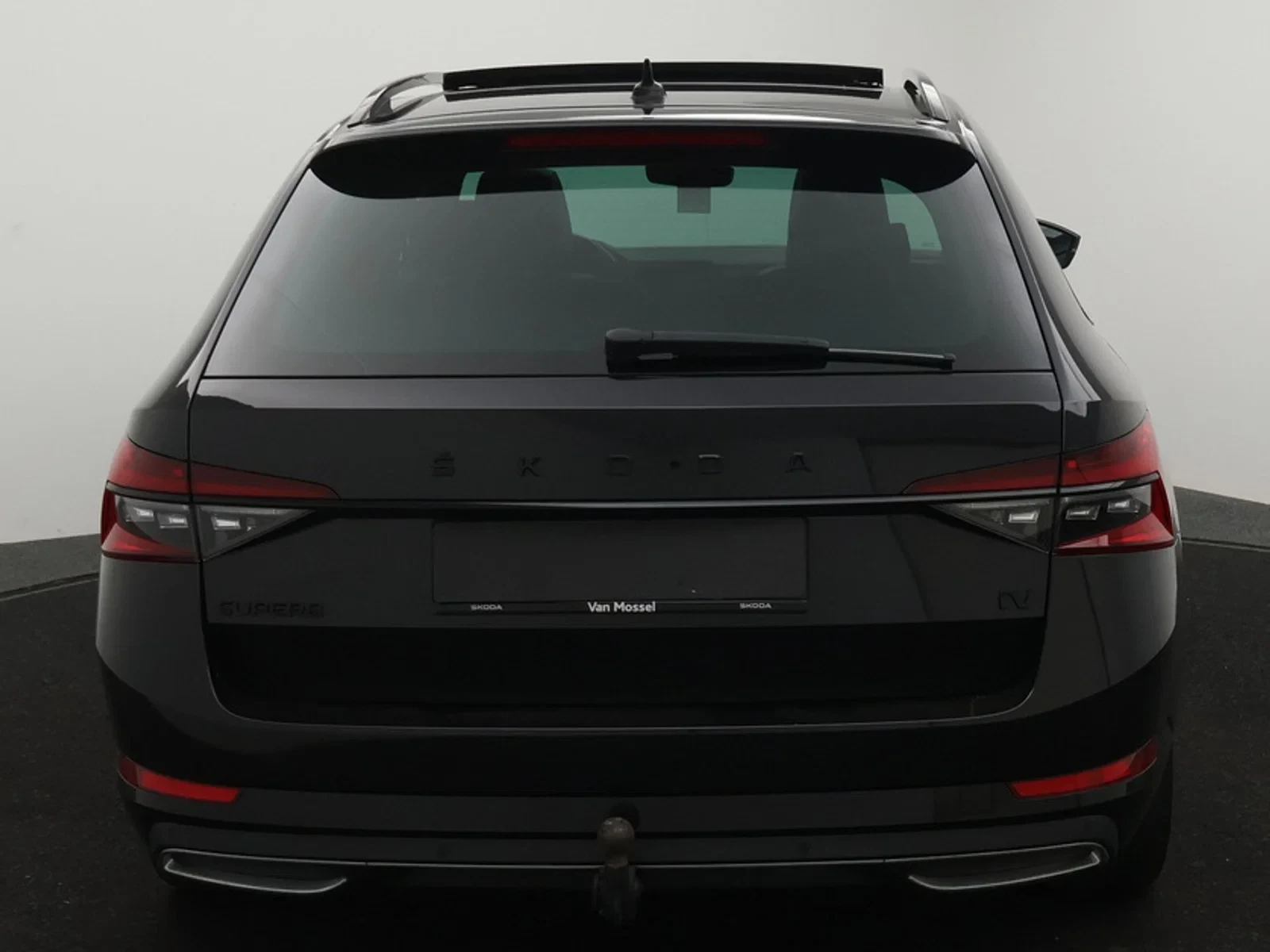 Škoda Superb Combi PHEV Superb Wagon Sportline 1.4TSI iV 218PK *AUTOMAAT*PANODAK*LEDER*TREKHAAK*CAM*CRUISE*PDC*APP-CONNECT*.