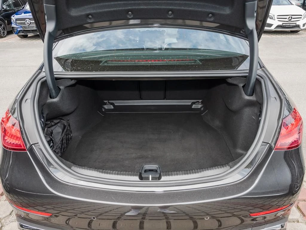 Mercedes-Benz-C-Klasse 300-image-14