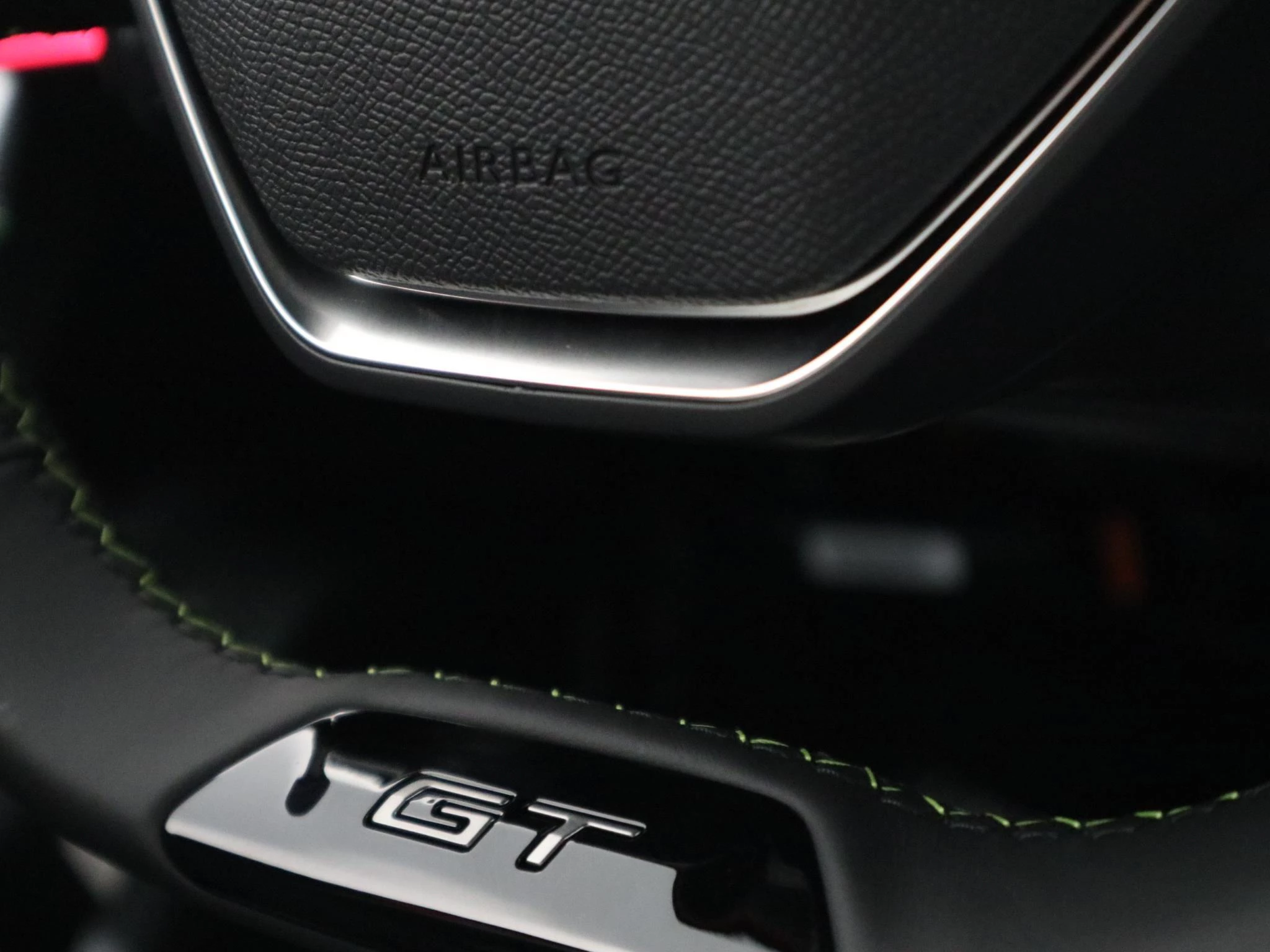 Peugeot-e-2008-image-24