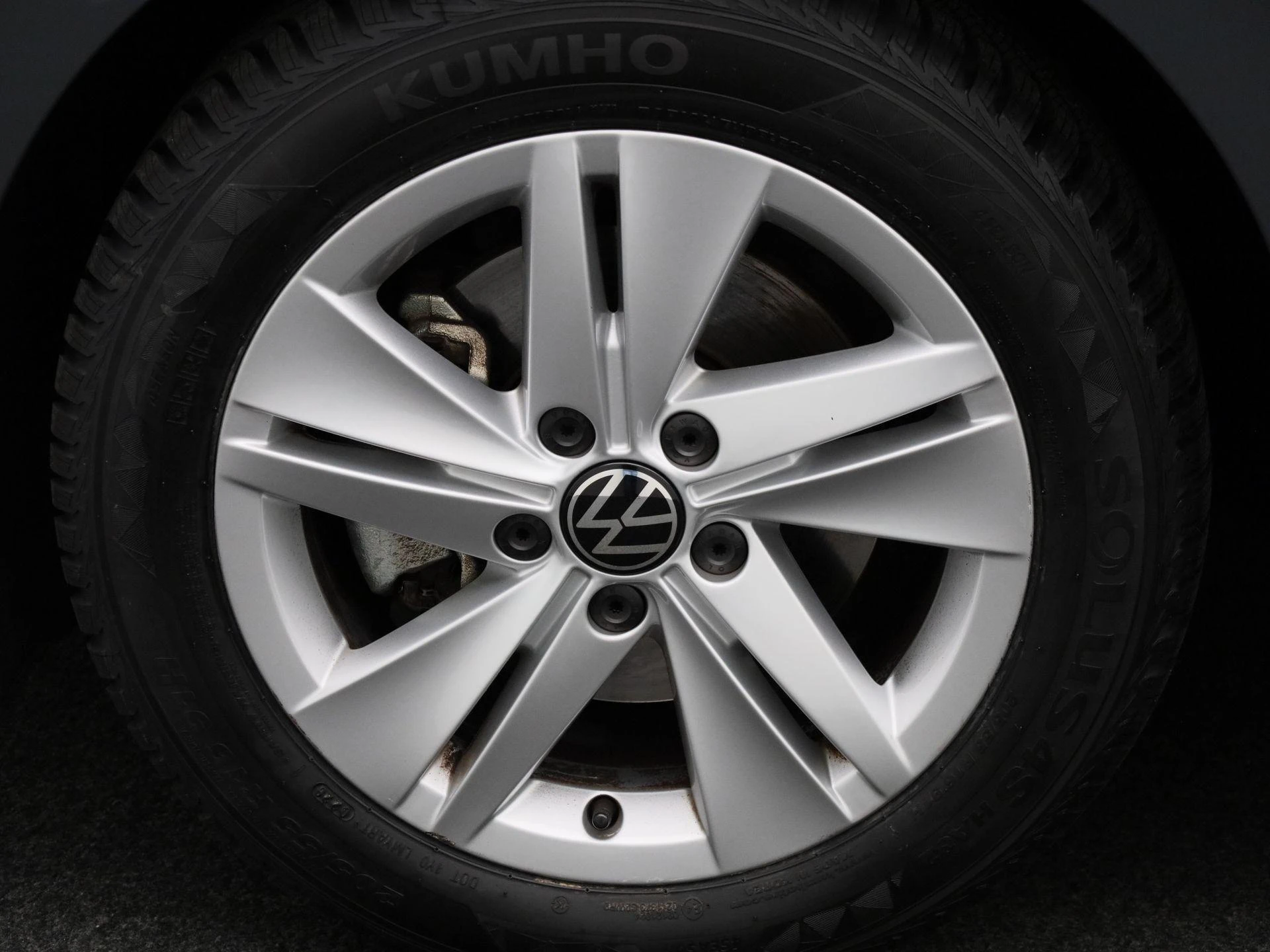 Volkswagen-Golf-image-12