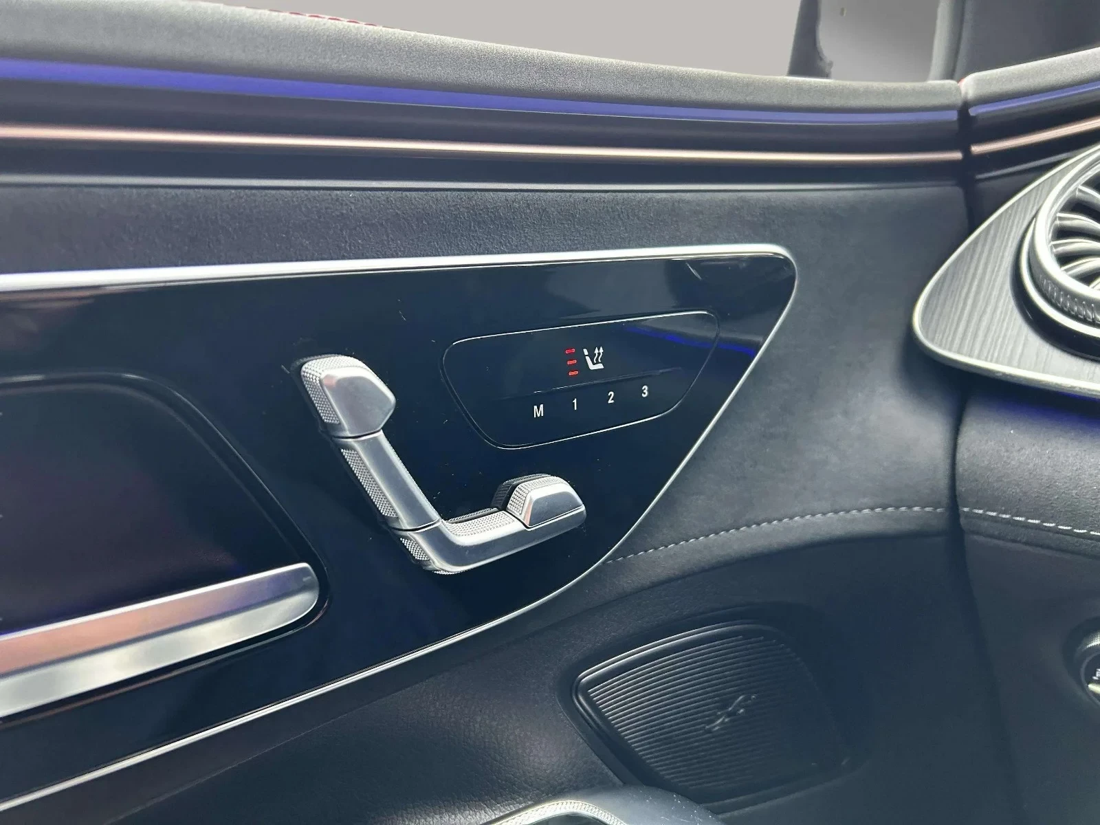 Mercedes-Benz-EQE-image-10