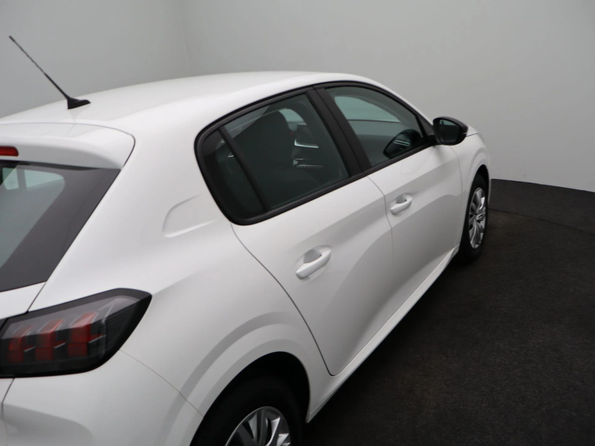 Peugeot-208-image-34