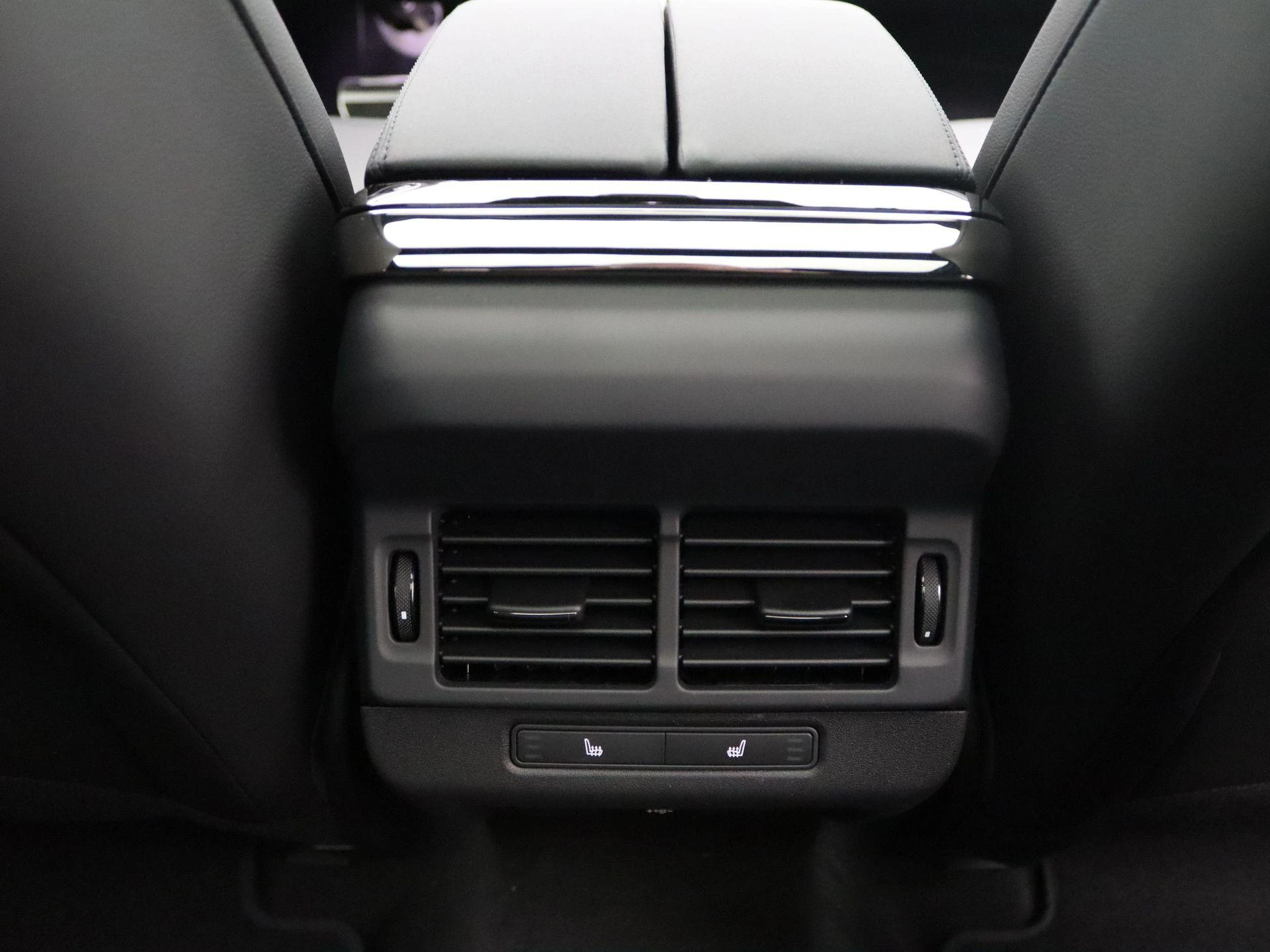 Land Rover-Range Rover Evoque-image-33