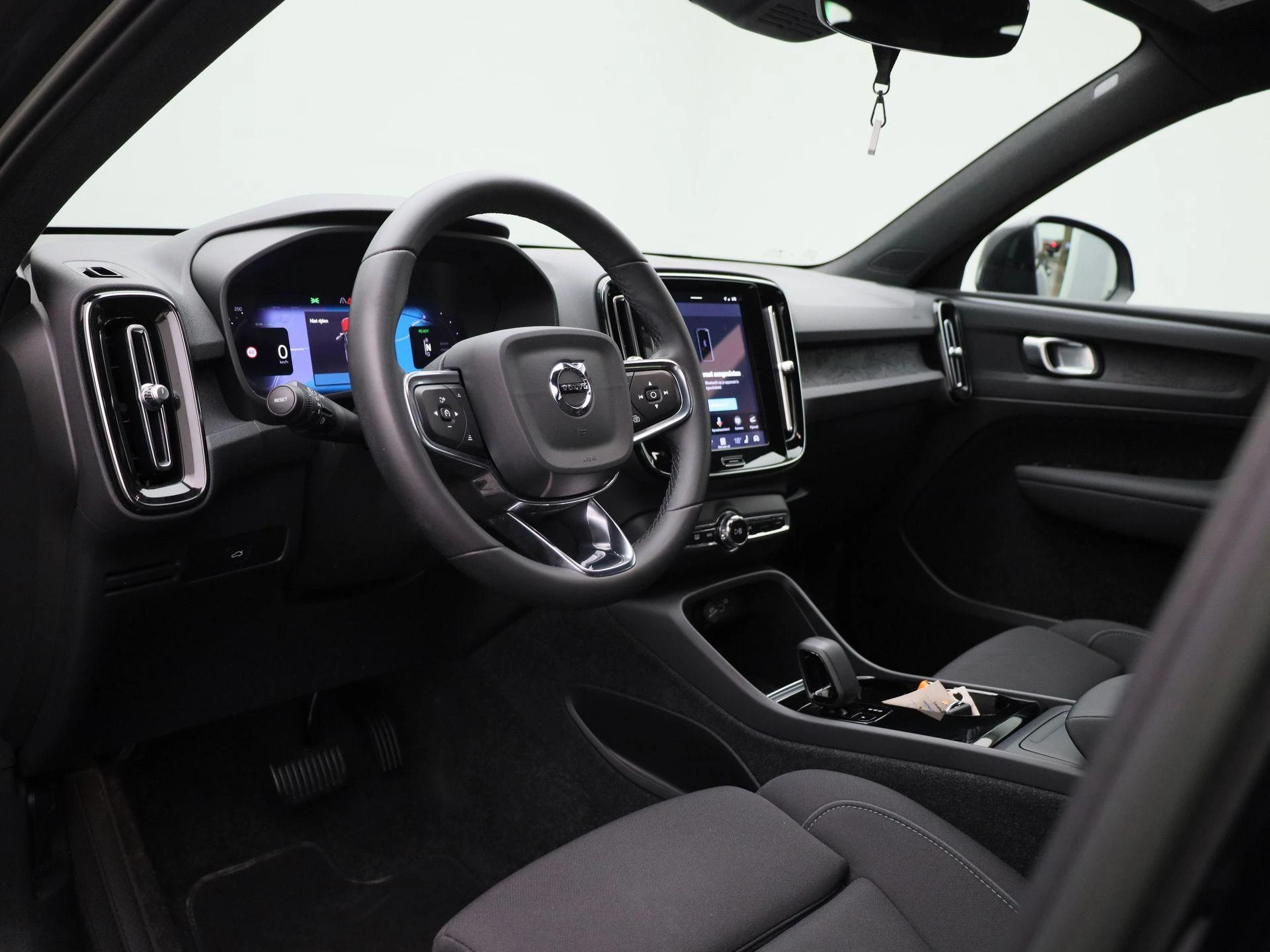 Volvo-XC40-image-29