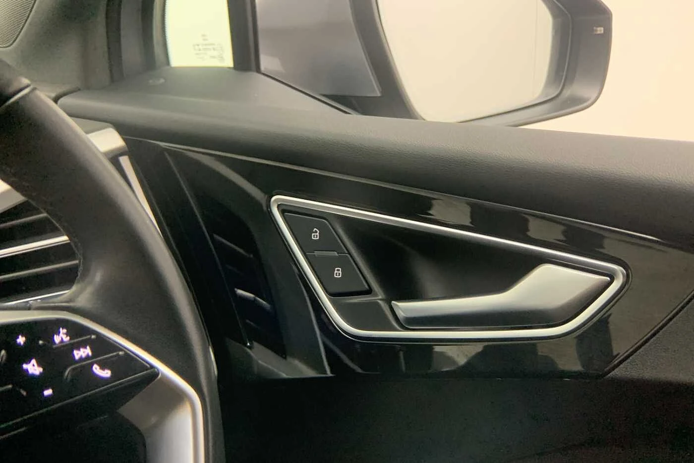 Audi-Q4 e-tron-image-24