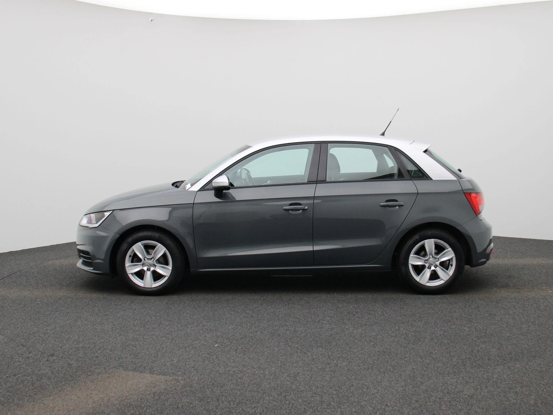 Audi-A1 Sportback-image-3