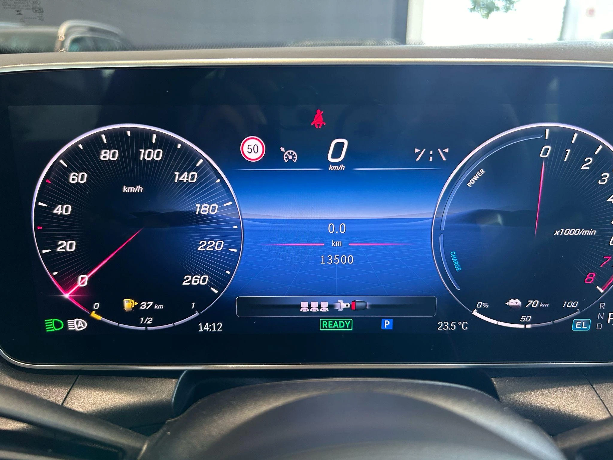 Mercedes-Benz-GLC-image-12