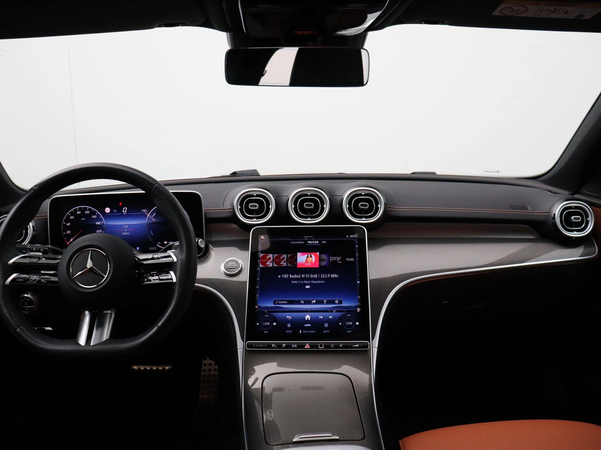 Mercedes-Benz-C-Klasse-image-27
