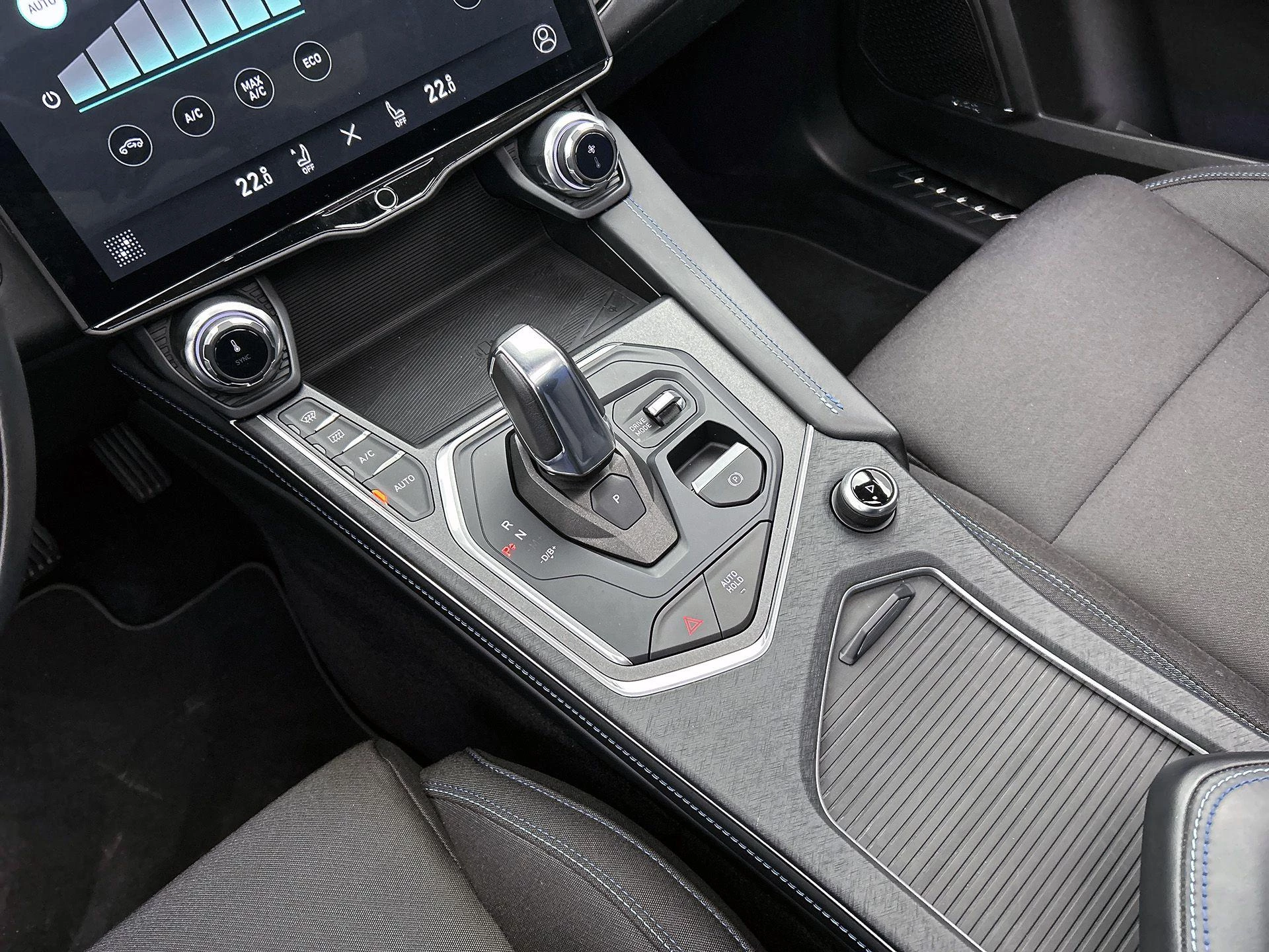 Lynk & Co-01-image-31