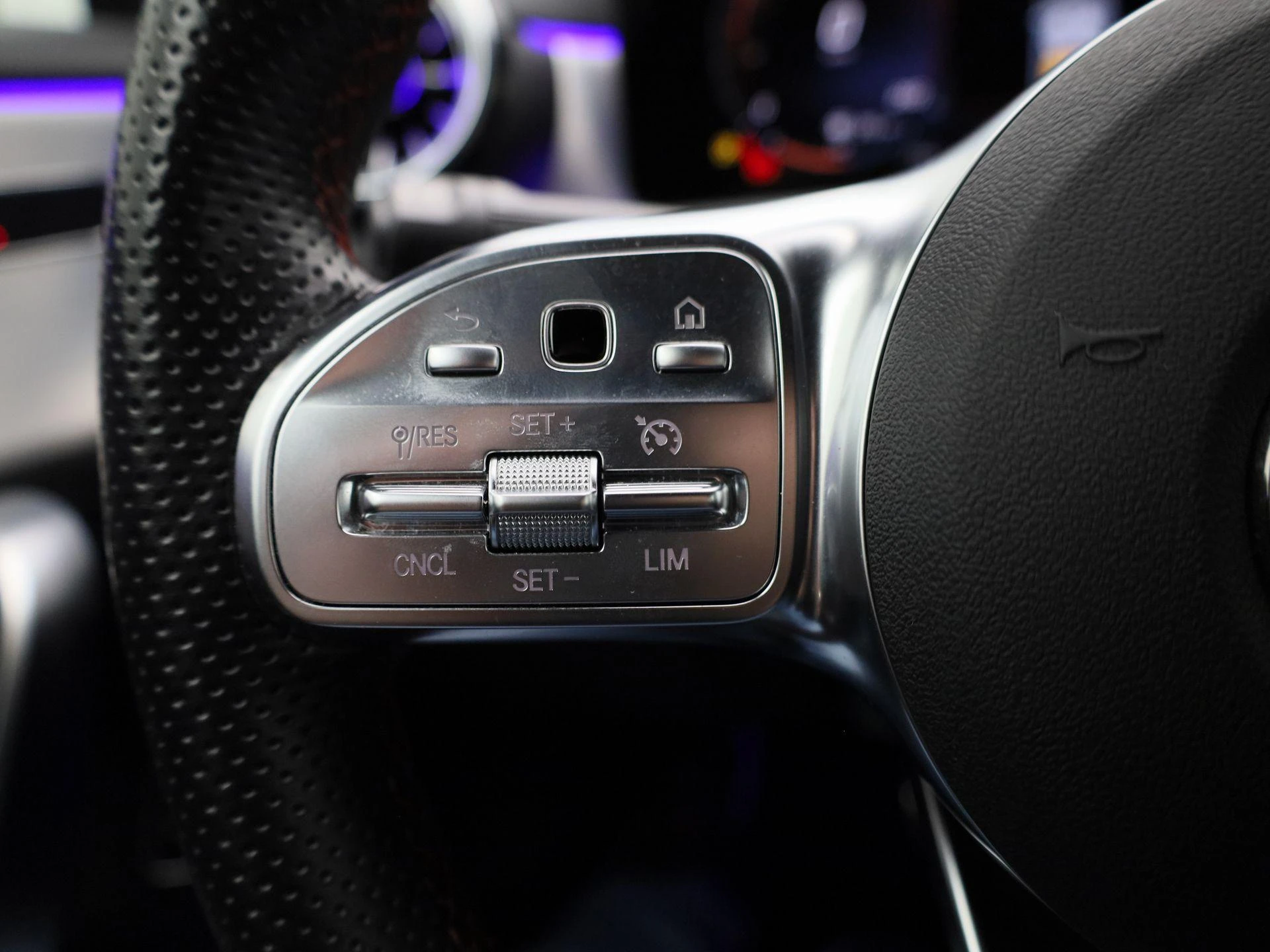 Mercedes-Benz-A-Klasse-image-16