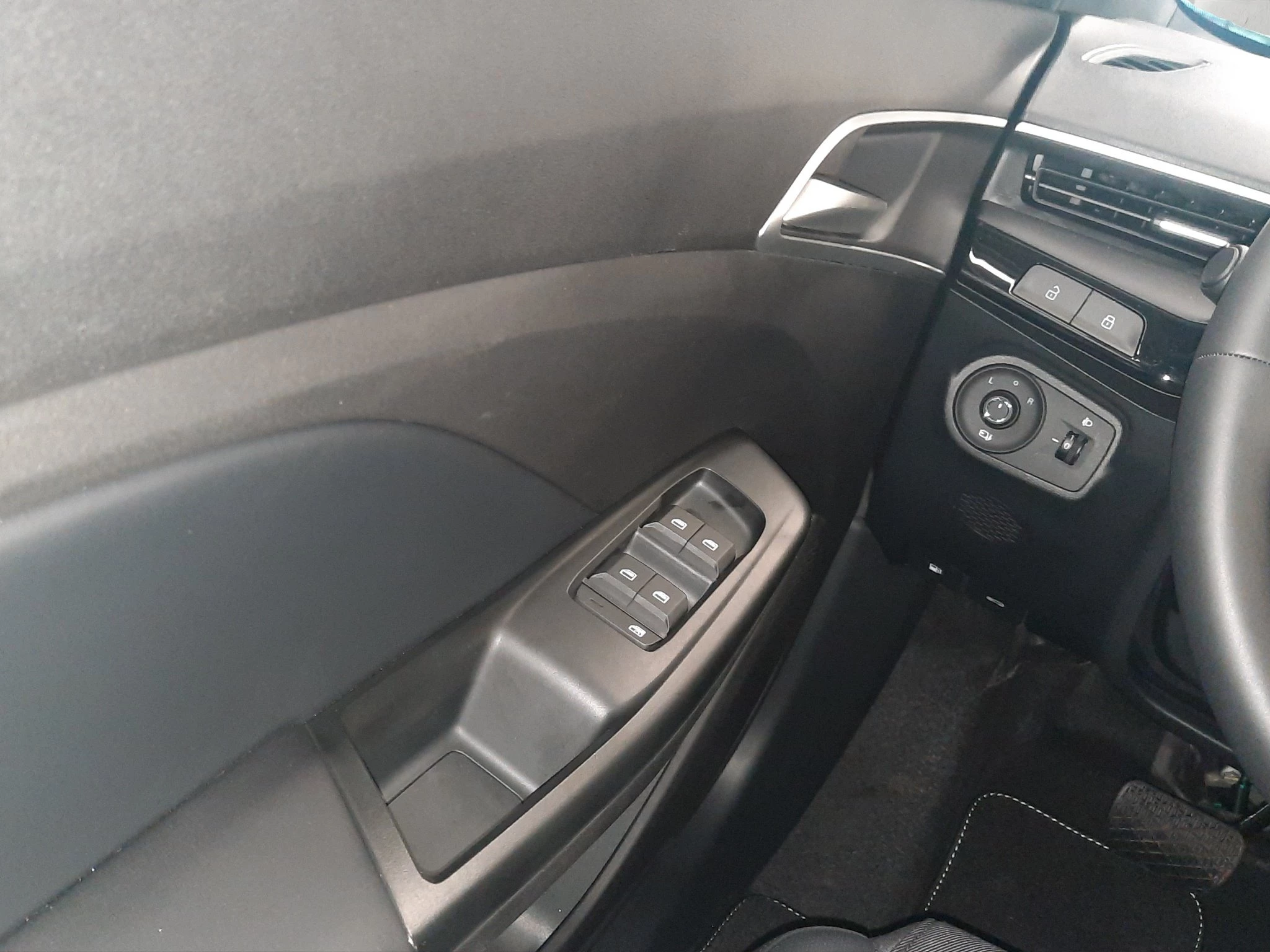 MG MG3 Luxury 1.5 Hybrid+ Aut. | LED | ACC | RFK | SHZ | PDC | LMF | Klima