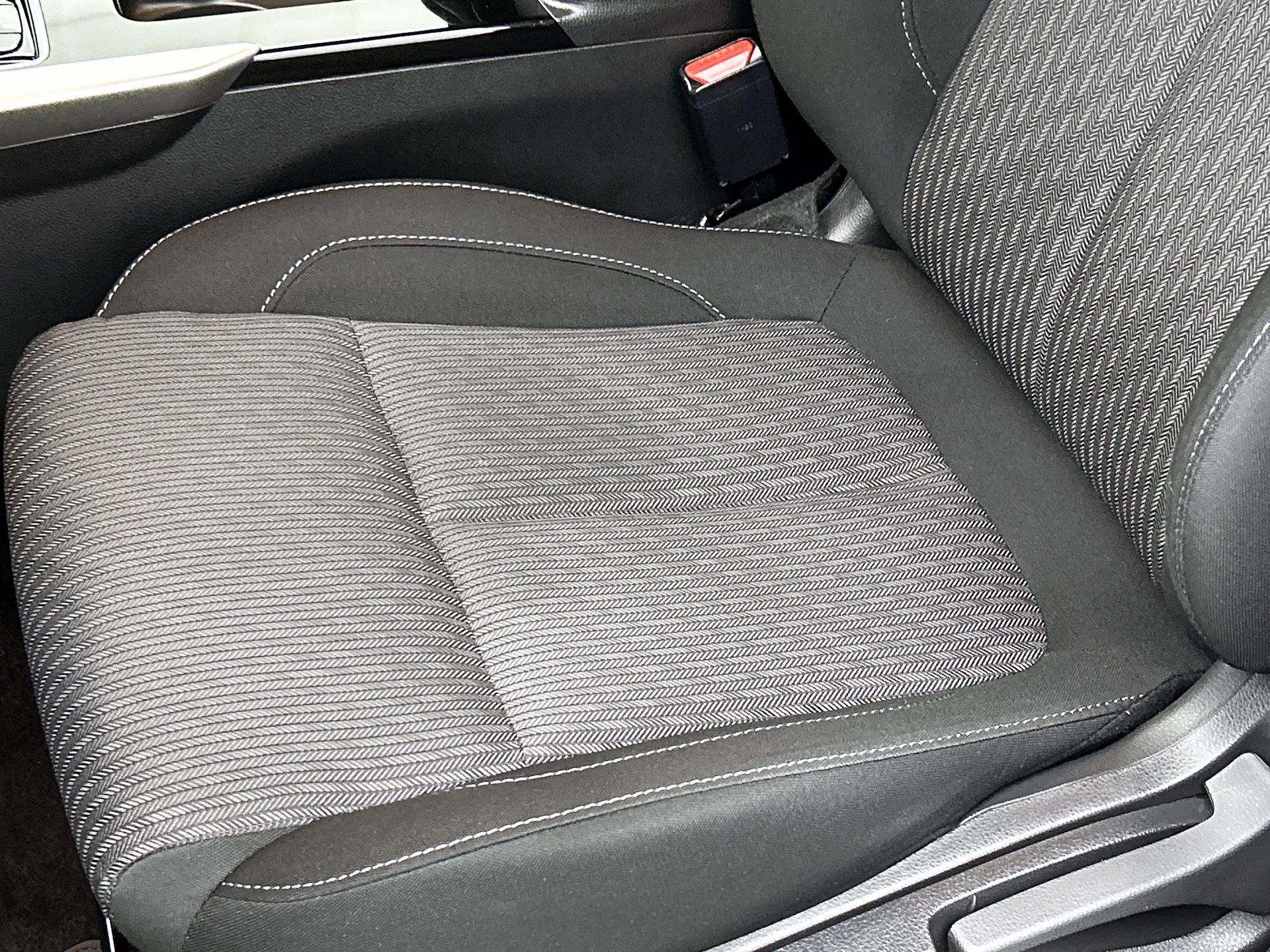 Mitsubishi-Eclipse Cross-image-11