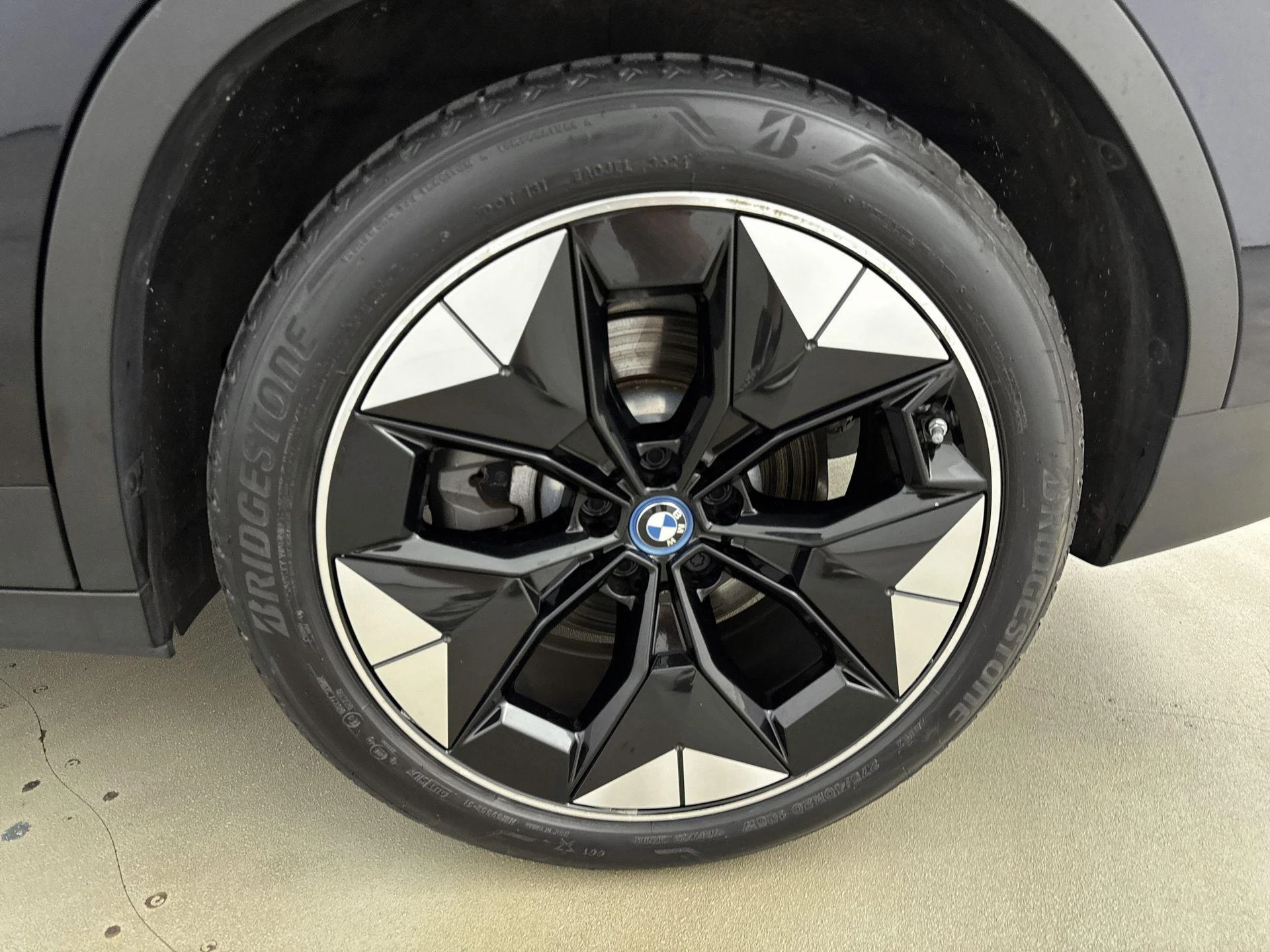 BMW-iX3-image-27