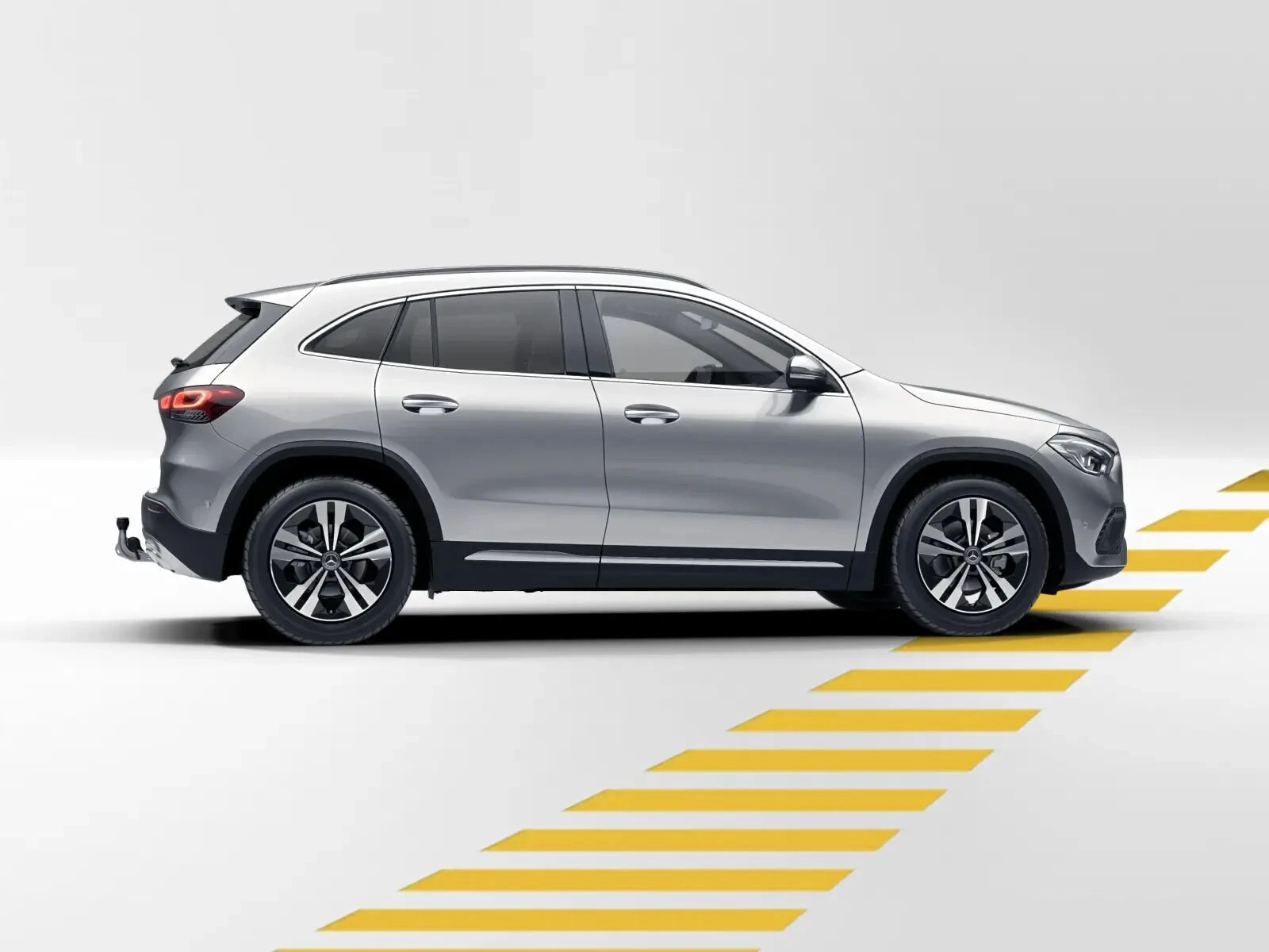 Mercedes-Benz-GLA 180-image-6