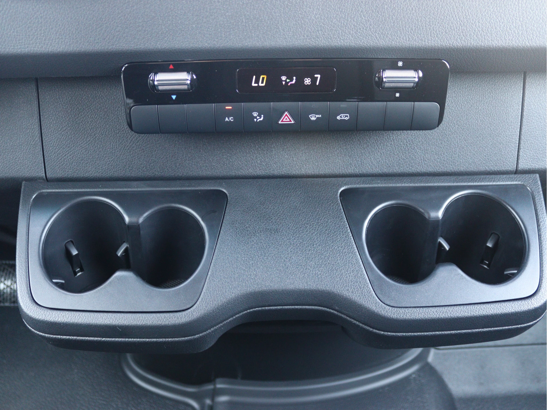 Mercedes-Benz-Sprinter-image-10