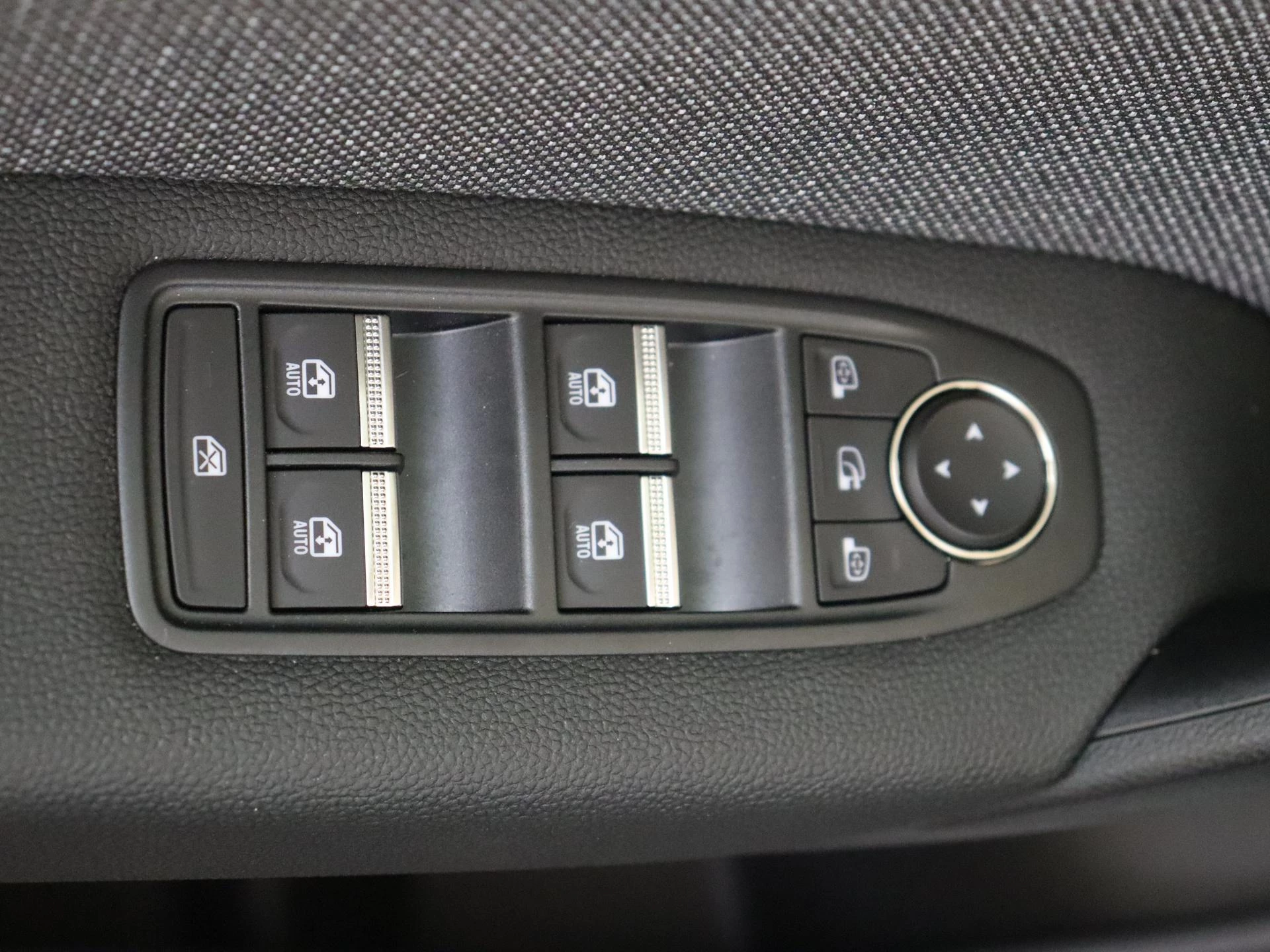 Renault-Captur-image-23