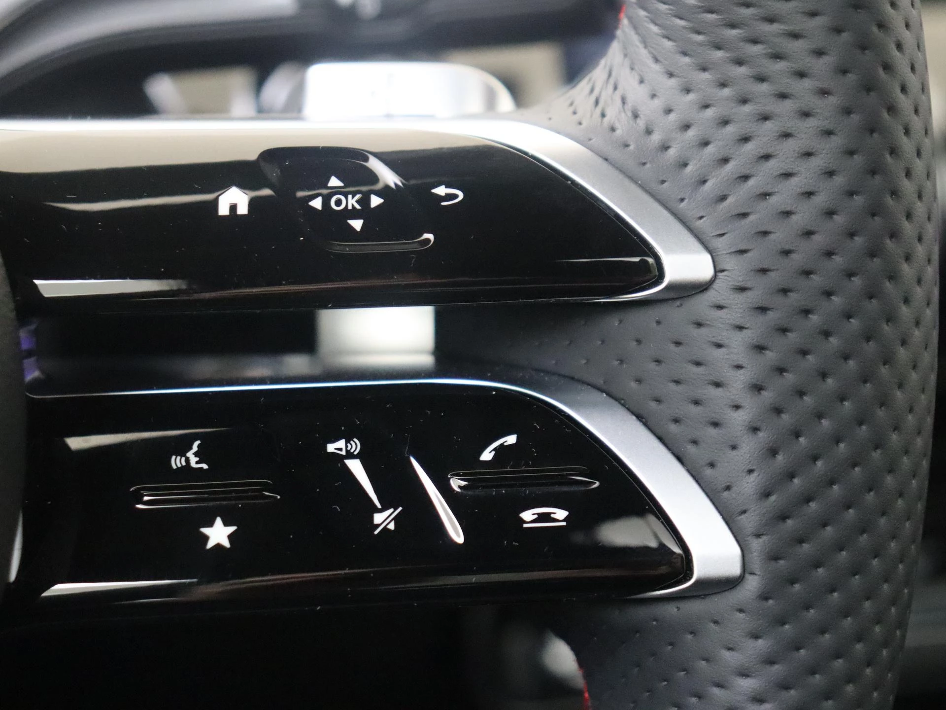 Mercedes-Benz-CLA-image-16