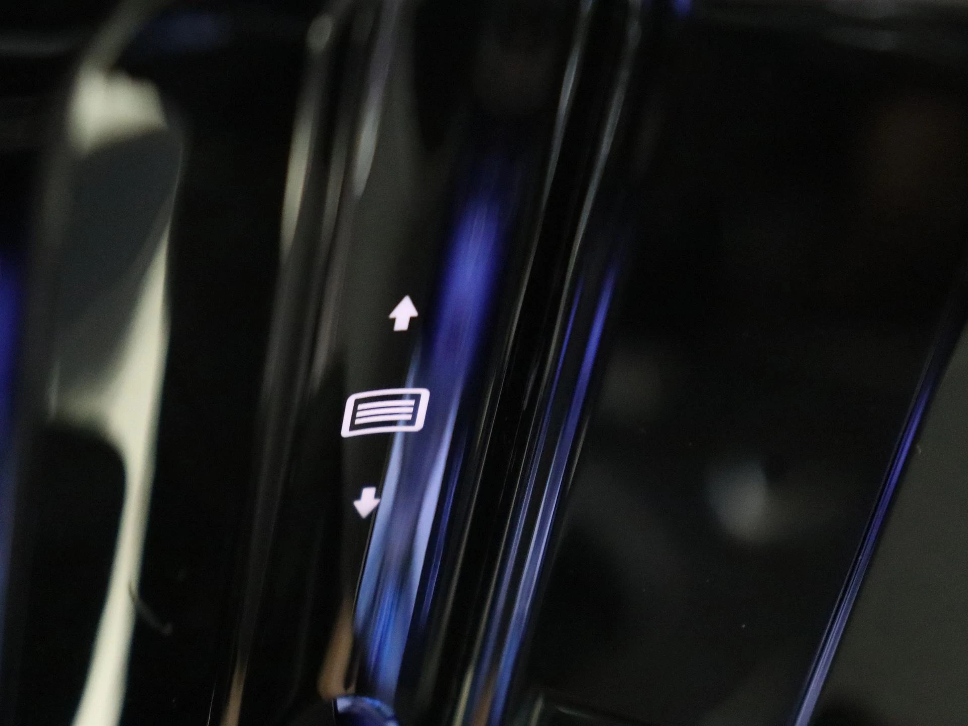Mercedes-Benz-EQE-image-23