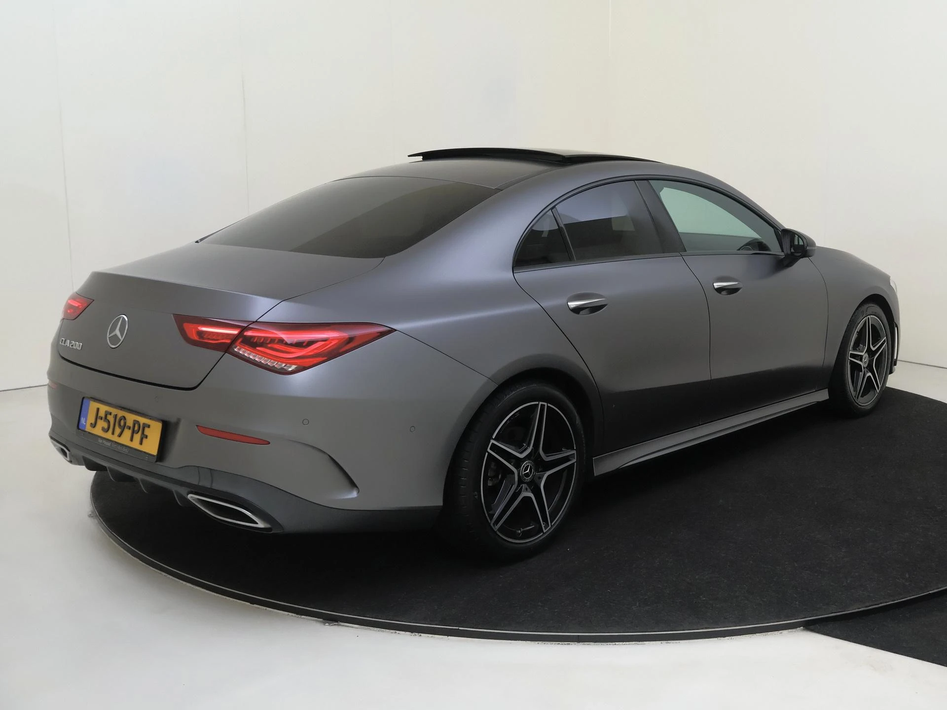 Mercedes-Benz-CLA-image-3