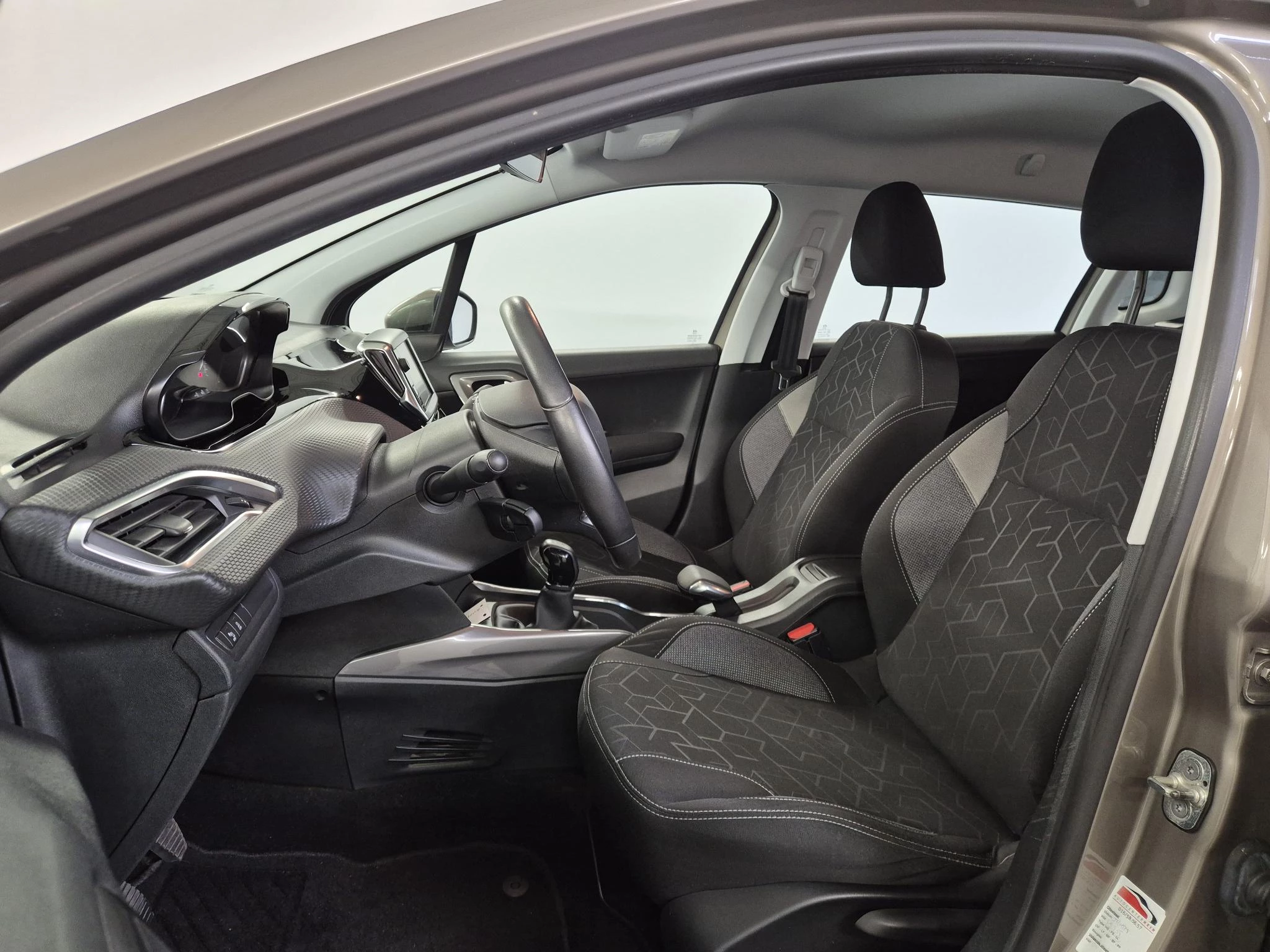 Peugeot-2008-image-9