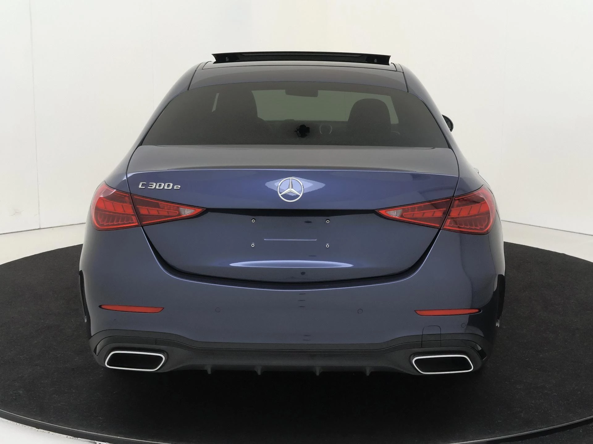 Mercedes-Benz-C-Klasse-image-7