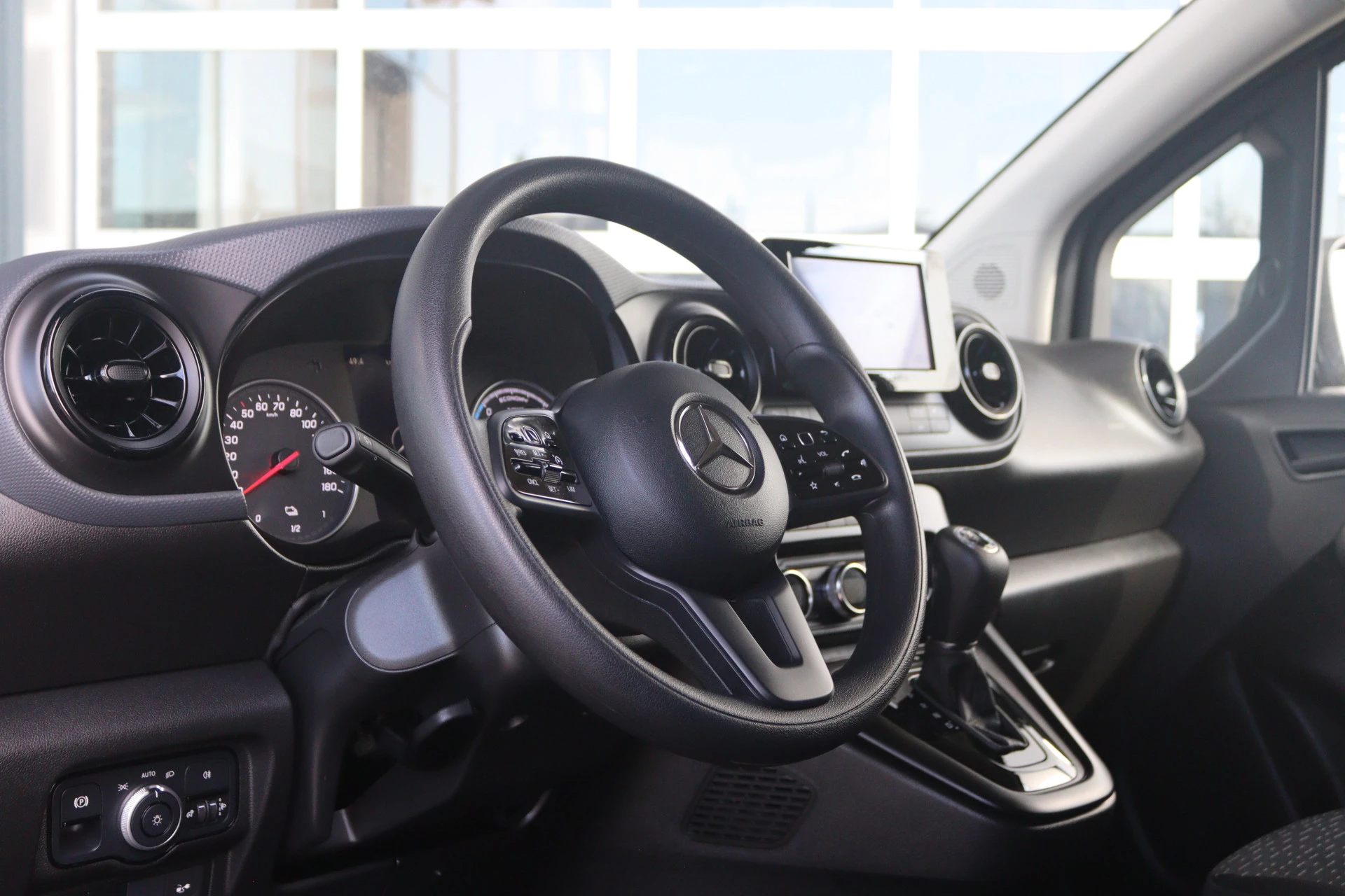 Mercedes-Benz-eCitan-image-3