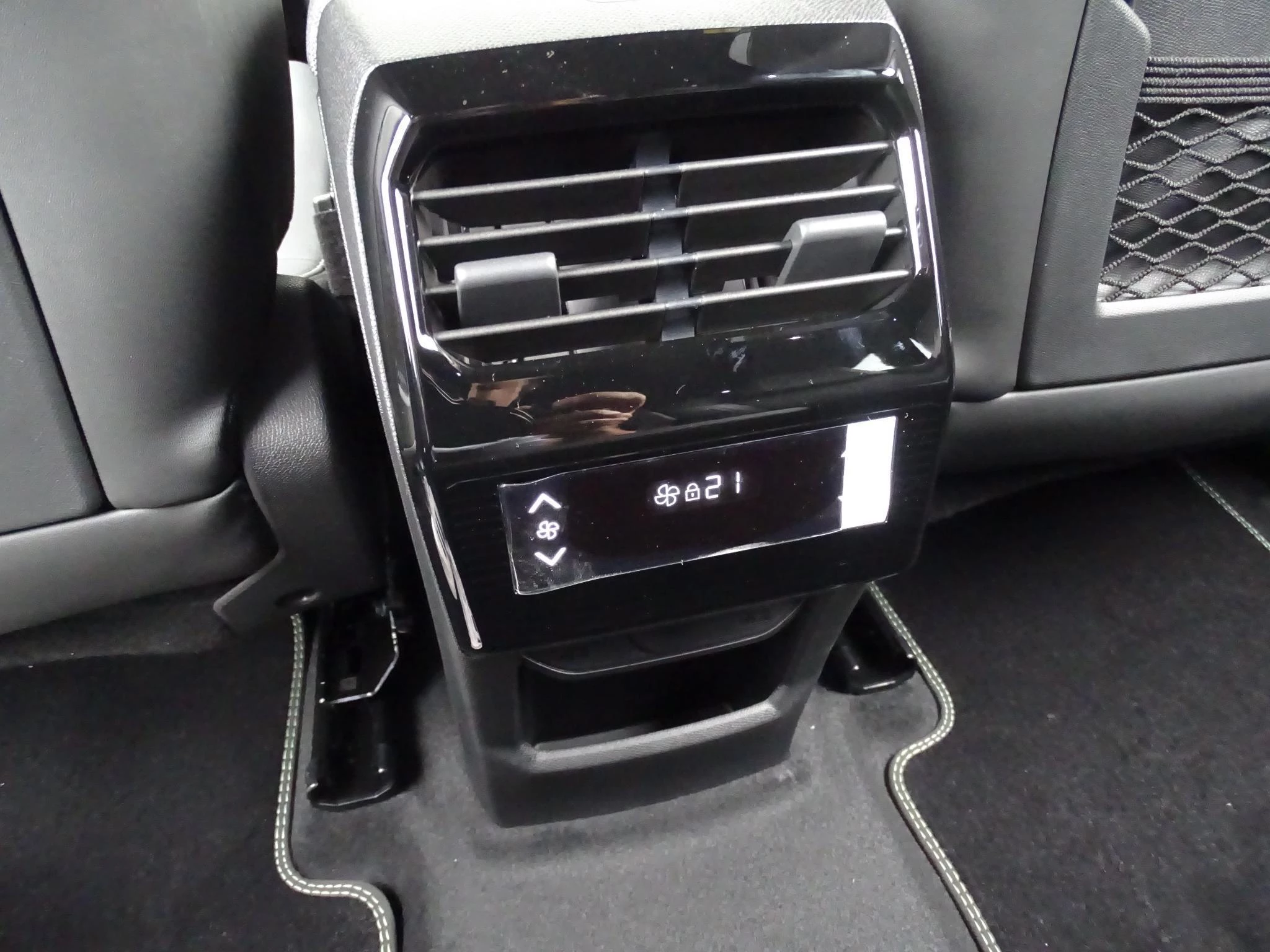 Peugeot 5008 1.2 HYBRID 145 GT +pano dak