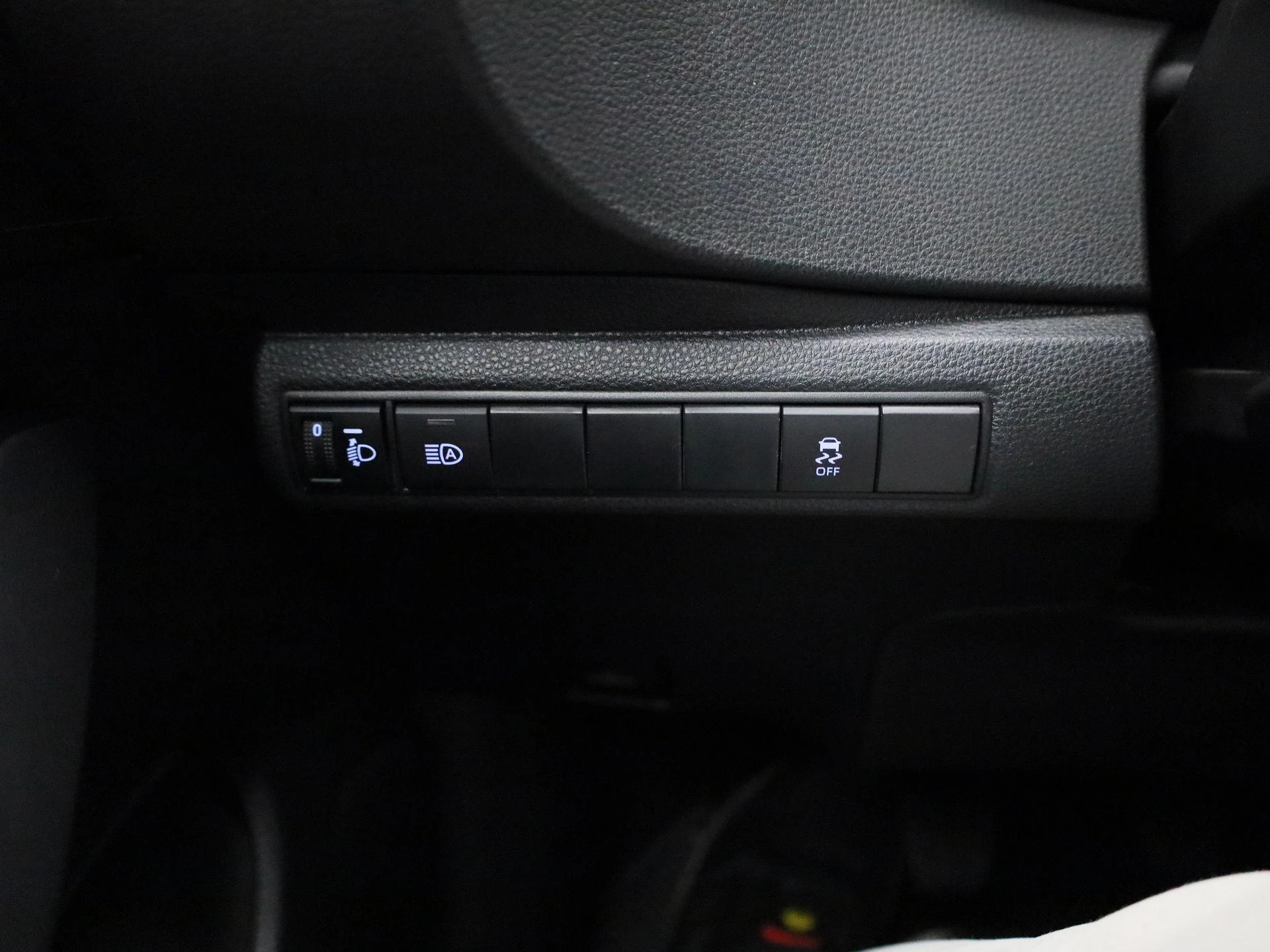 Toyota-Corolla Touring Sports-image-25