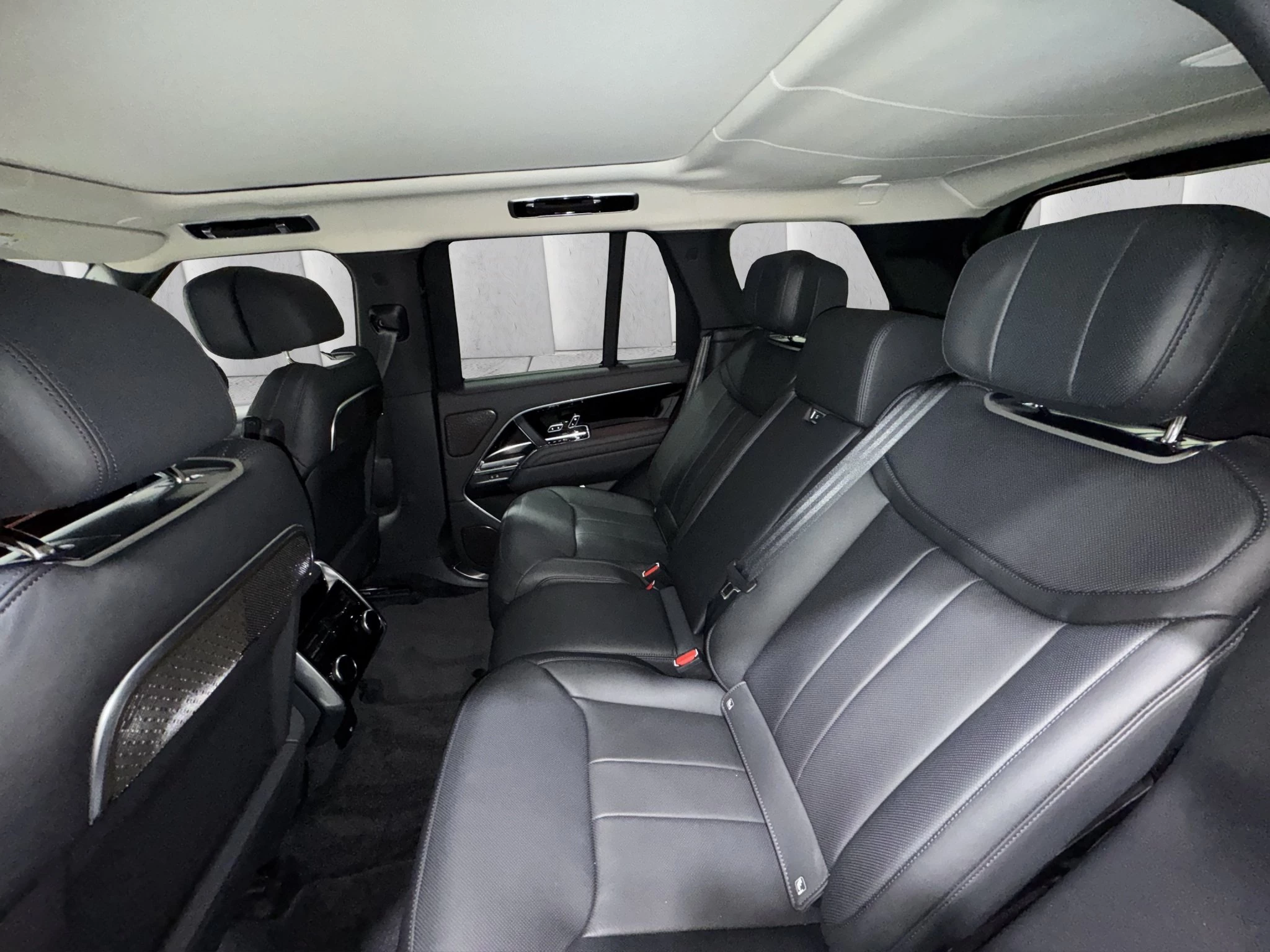 Land Rover-Range Rover-image-6