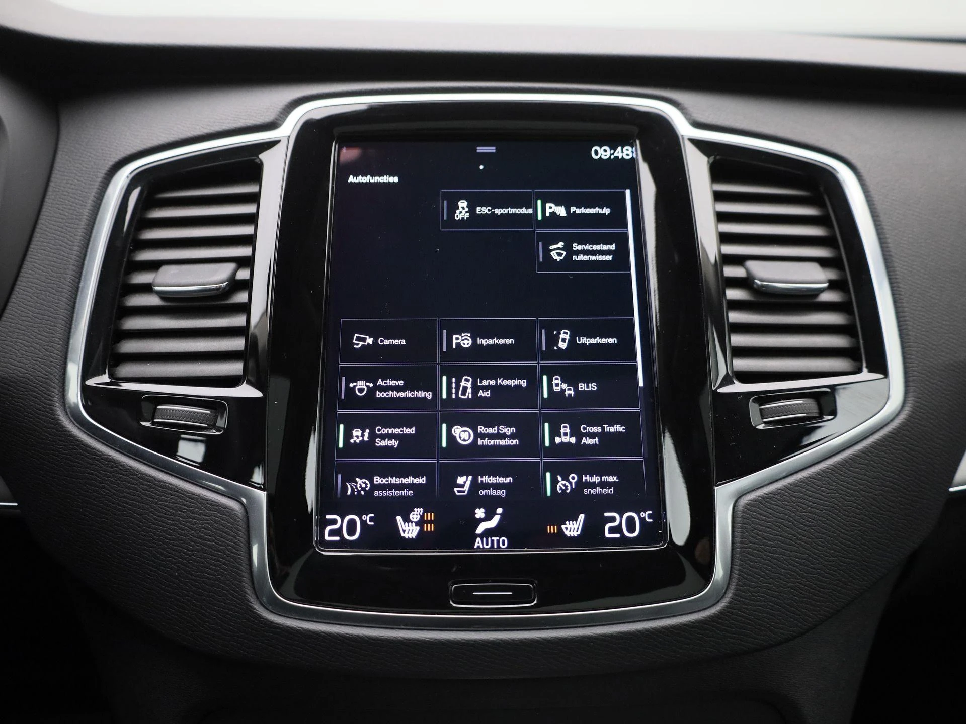 Volvo-XC90-image-28