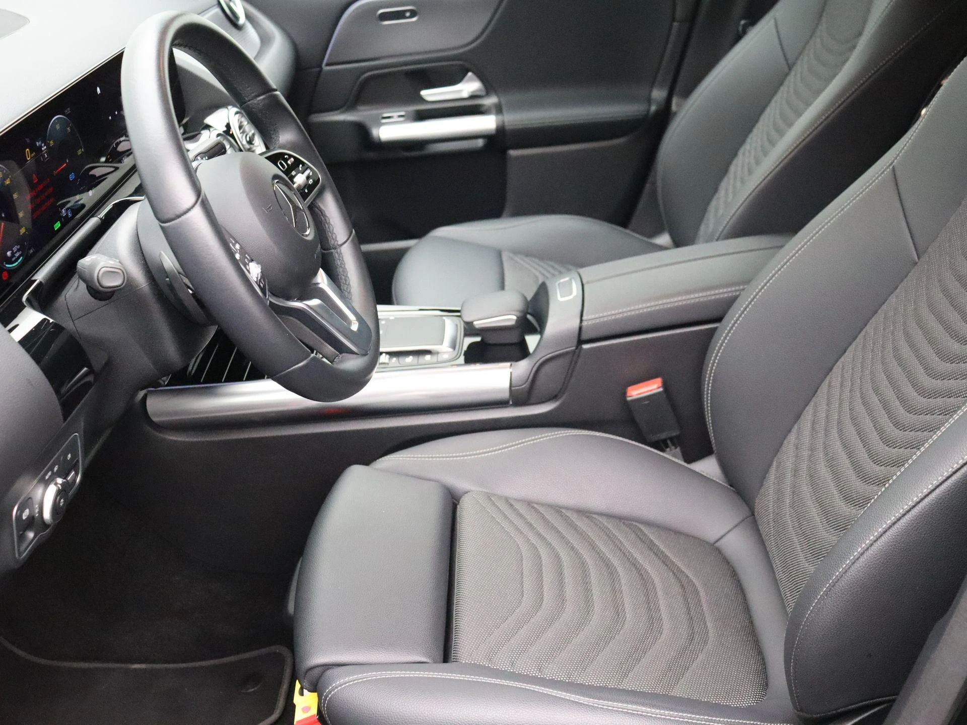 Mercedes-Benz EQA 250 Business Line