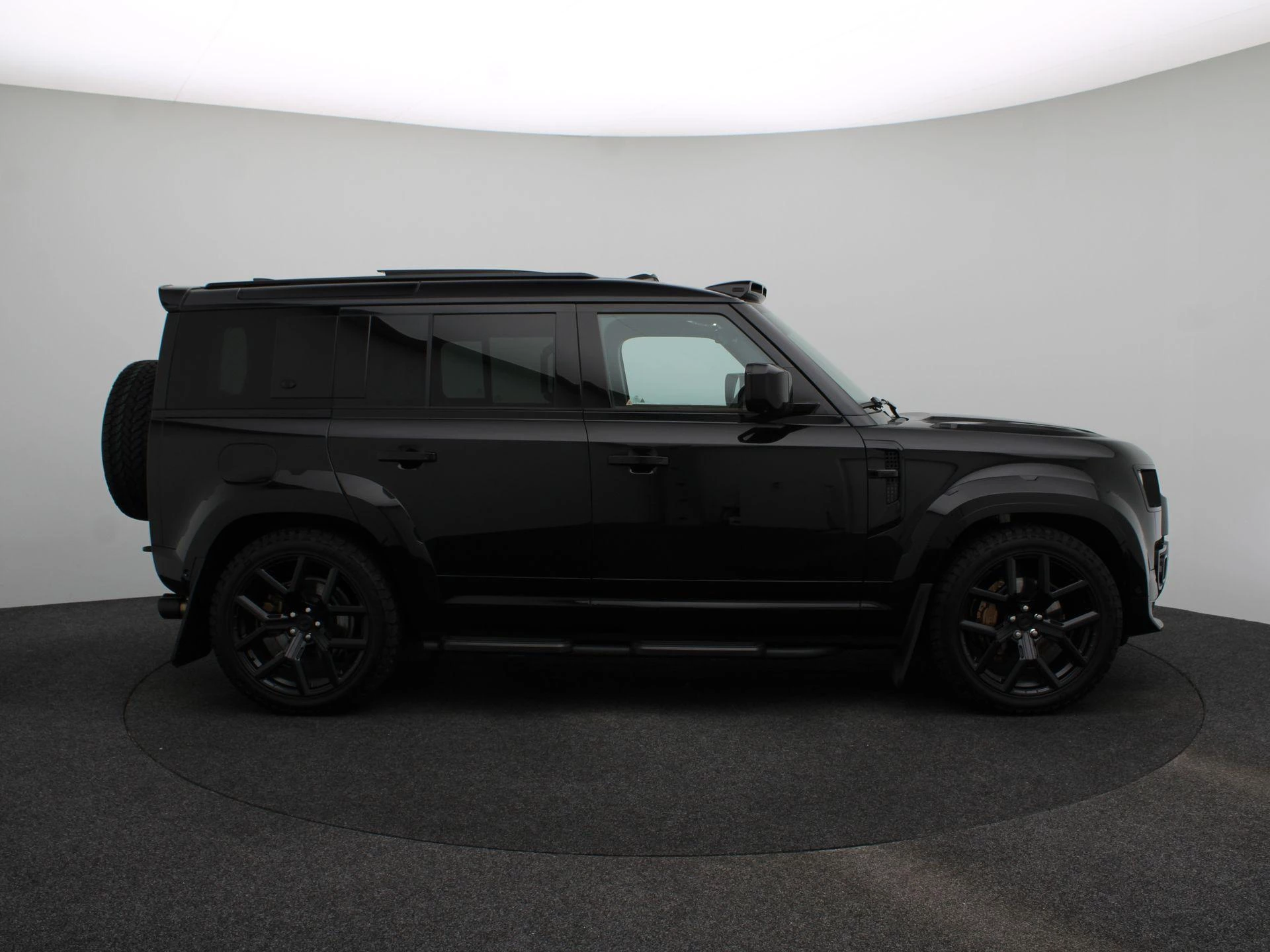 Land Rover Defender P300e X-dynamic SE