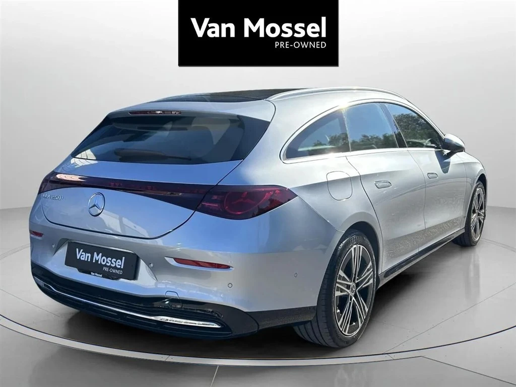 Mercedes-Benz-CLA-image-4