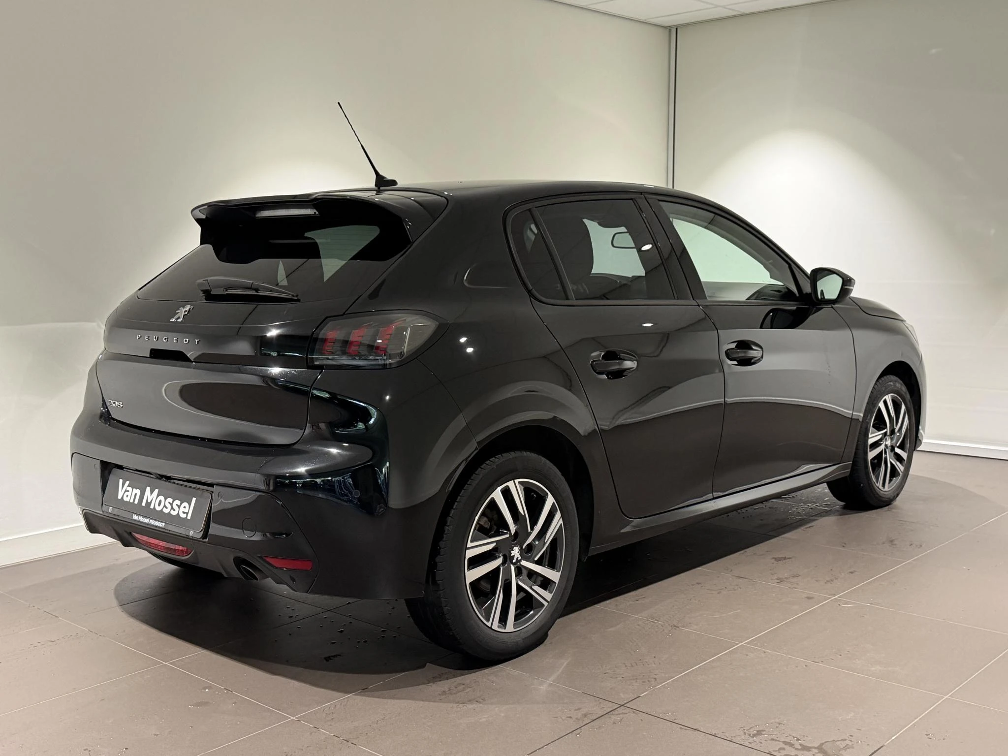 Peugeot-208-image-3