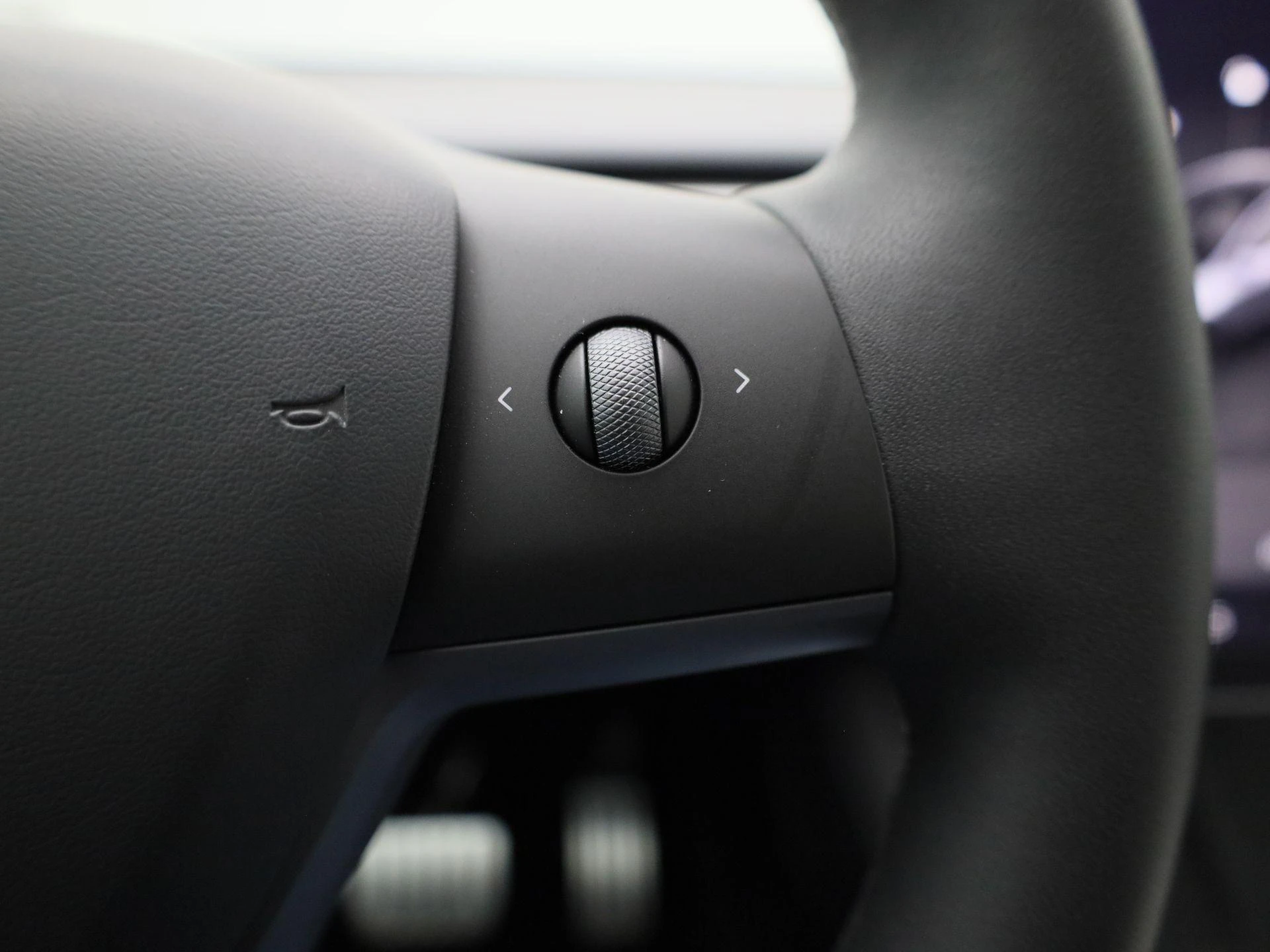 Tesla-Model Y-image-17