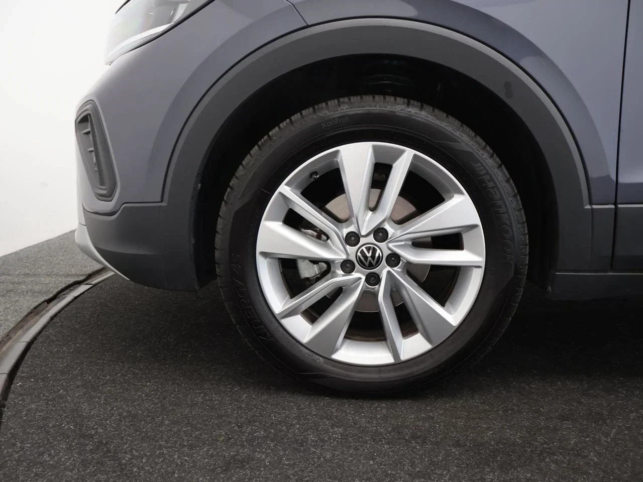 Volkswagen-T-Cross-image-4