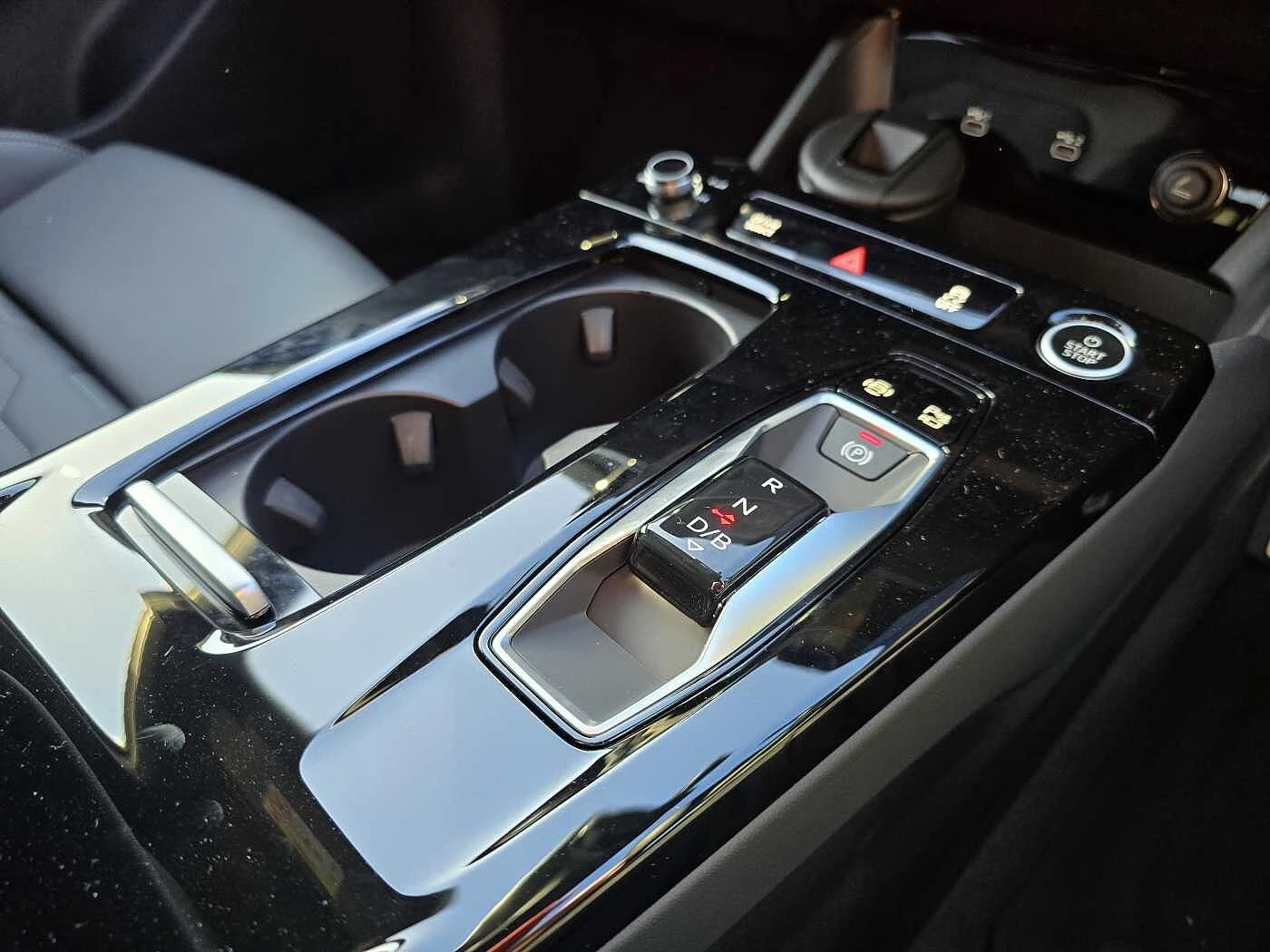 Audi-A6 Sportback e-tron-image-7