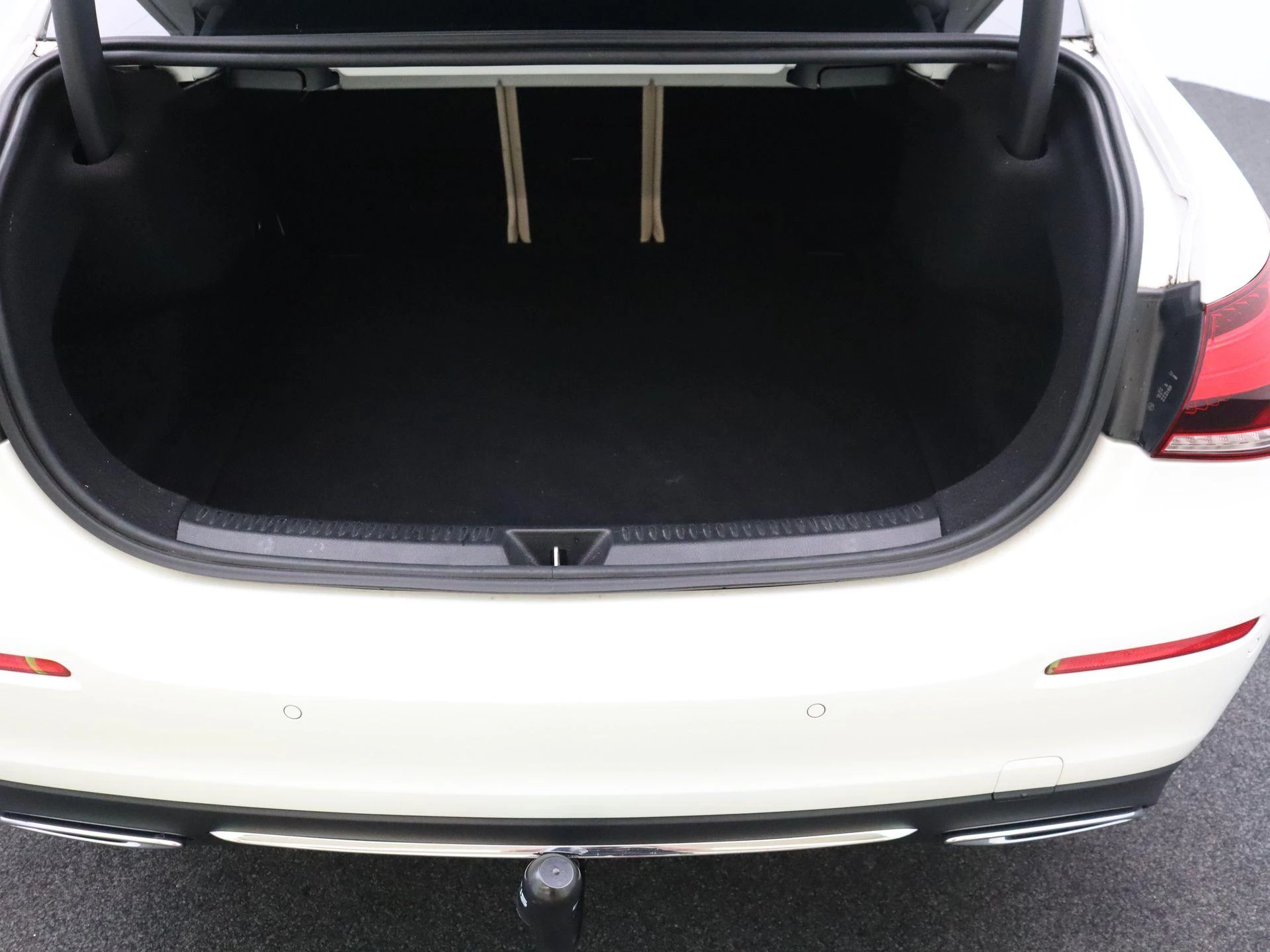 Mercedes-Benz Classe A 180 Luxury Line Limousine + LEDER + TREKHAAK + CAMERA +