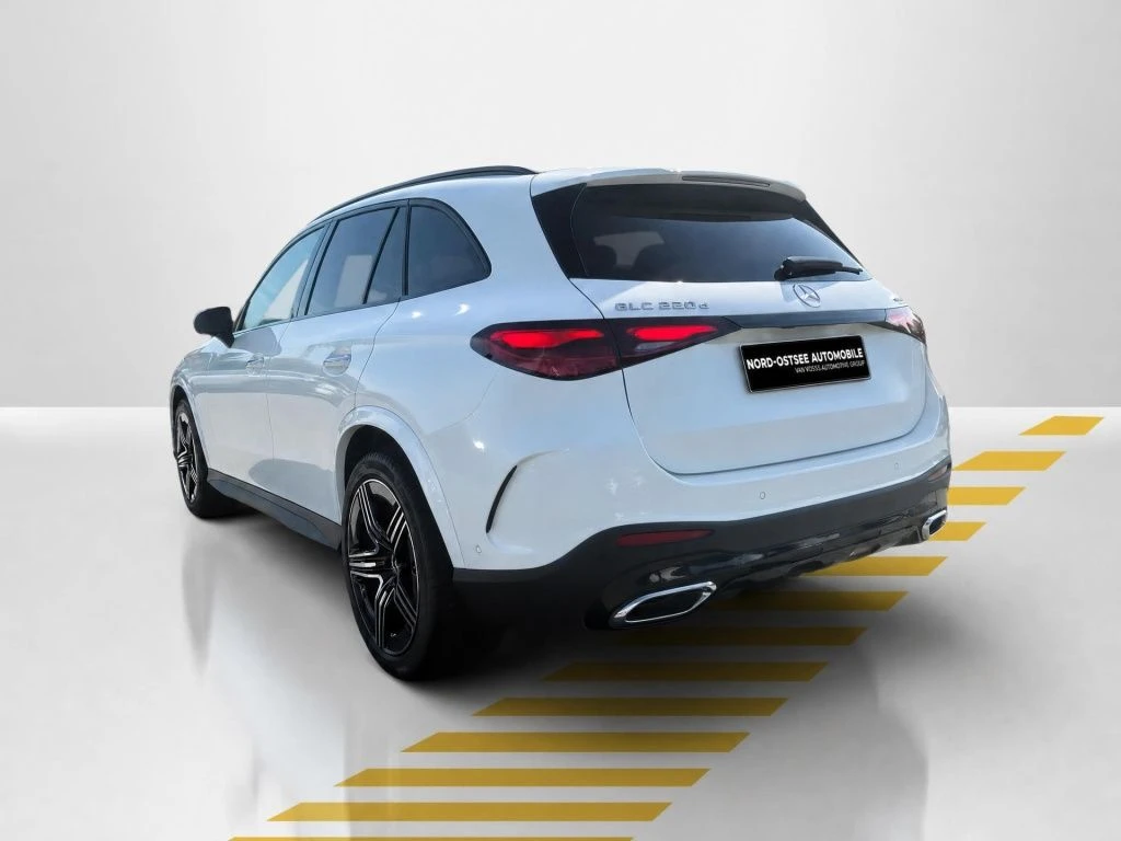 Mercedes-Benz-GLC 220 d-image-12