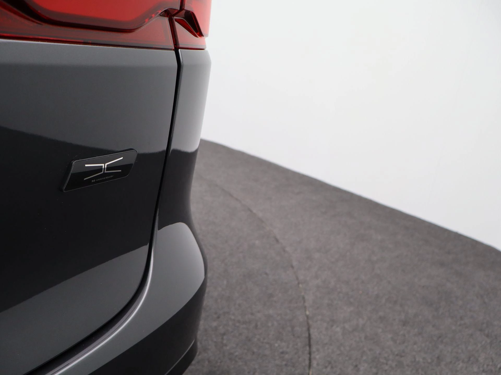 Jaguar F-PACE P400e PHEV R-Dynamic HSE 90th Ann. Edition
