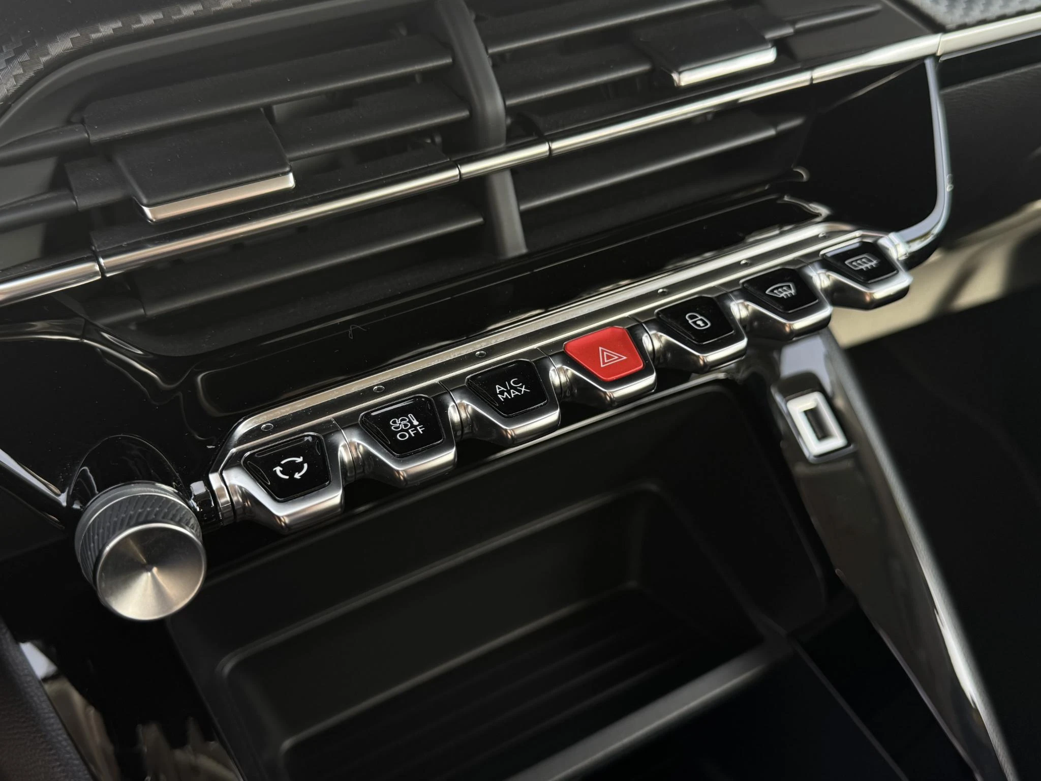 Peugeot-208-image-16