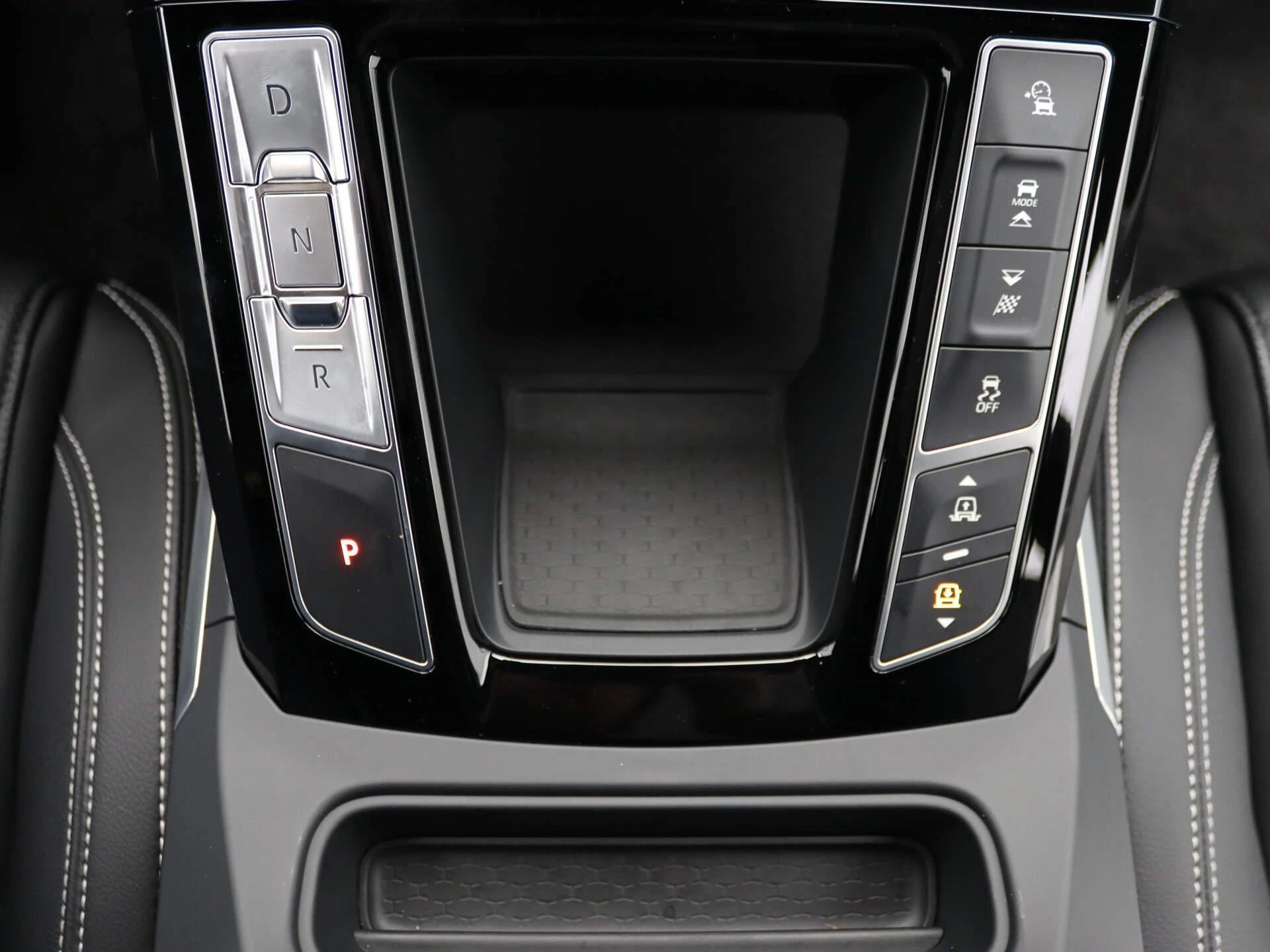 Jaguar-I-PACE-image-11