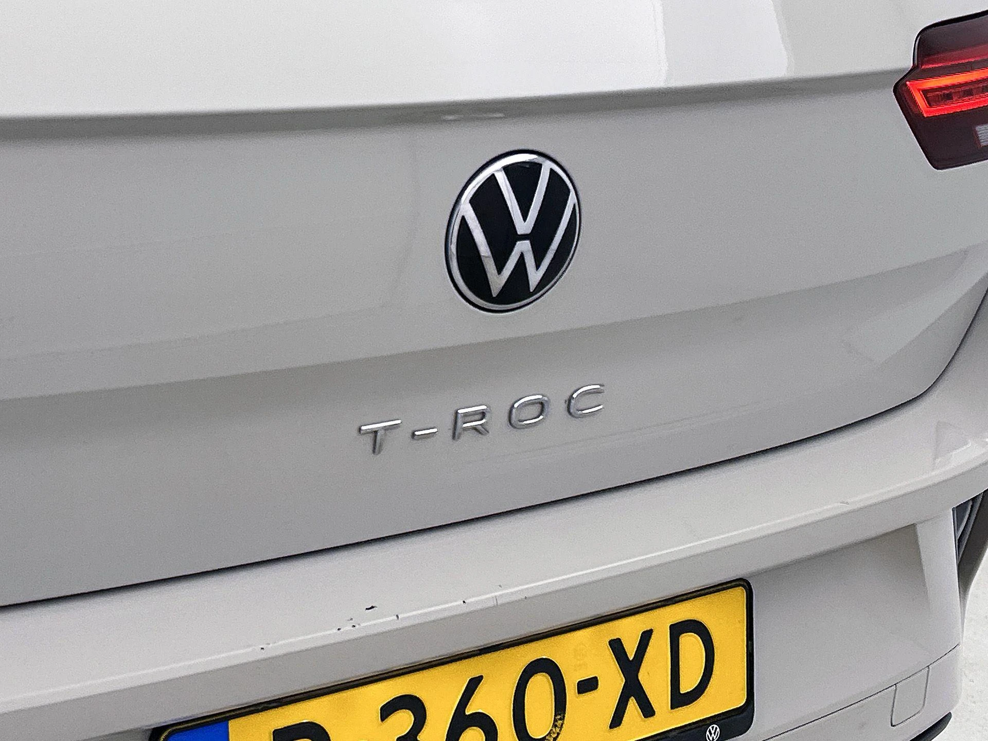 Volkswagen-T-Roc-image-28